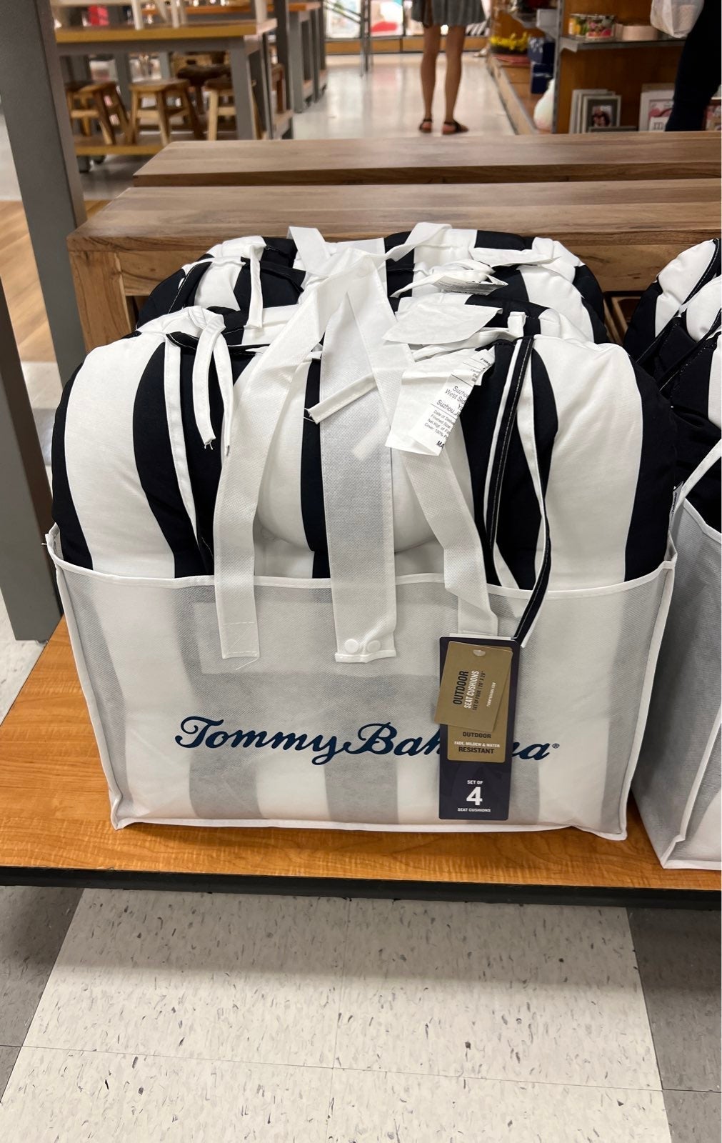 4 pc Tommy Bahama 20x20 cushions !