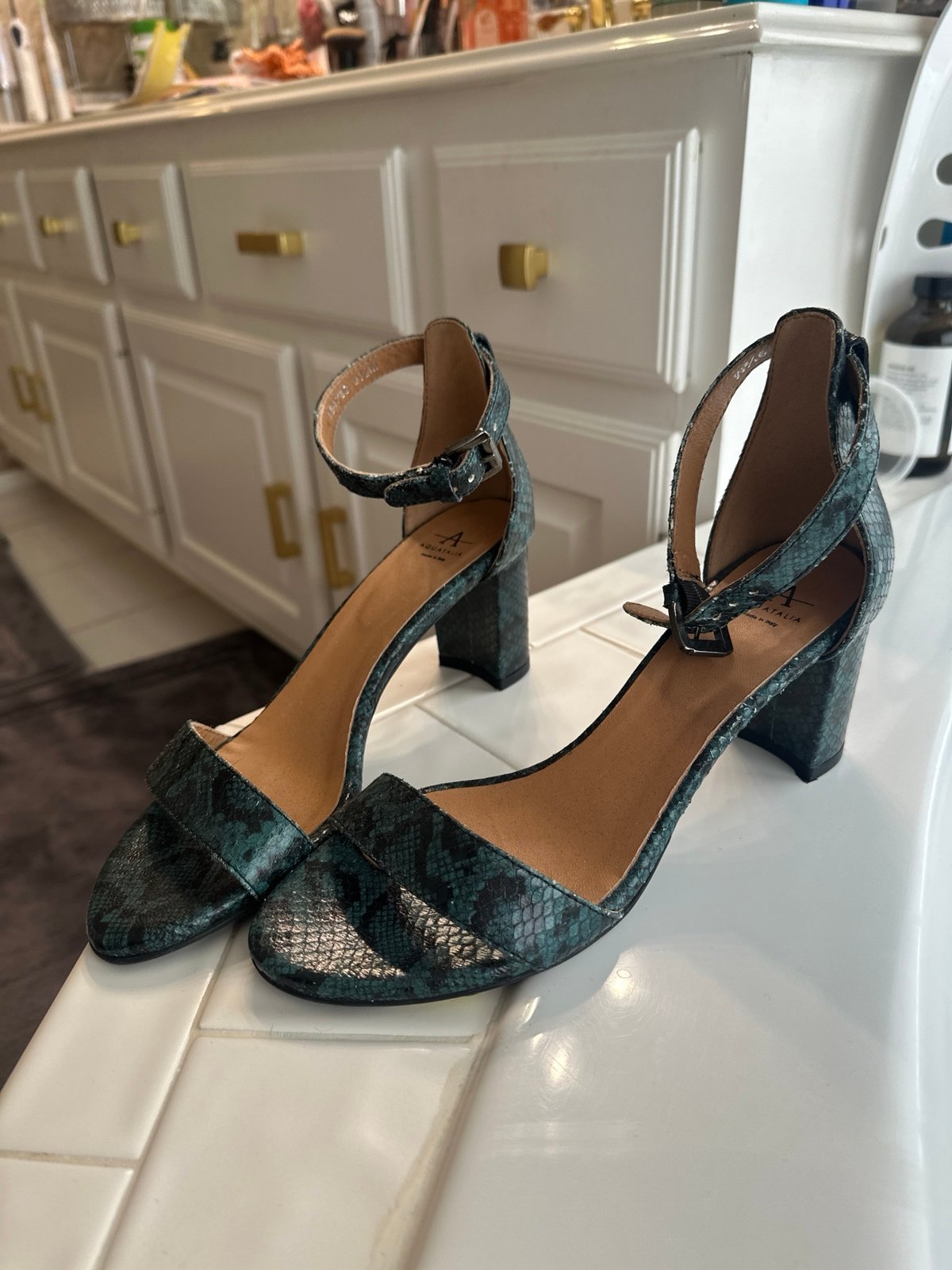 Aquatalia heels