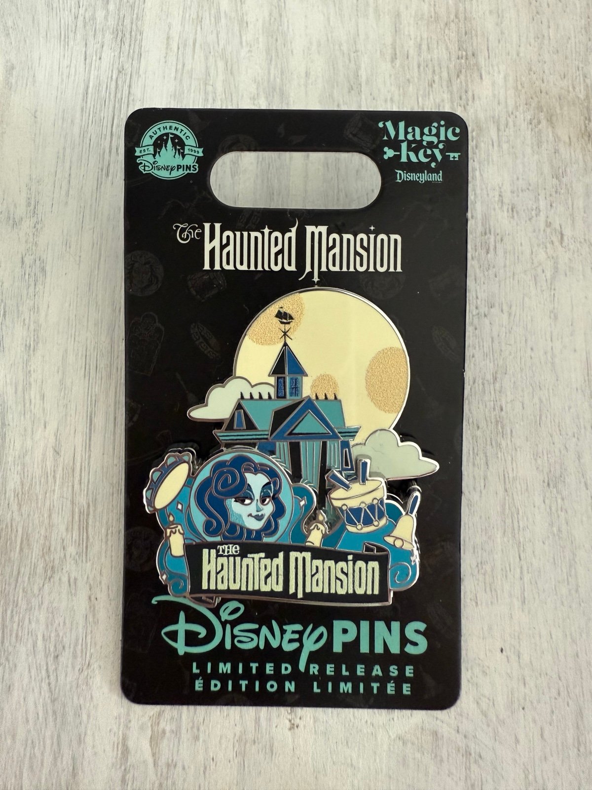 DISNEY PARKS MAGIC KEY EXCLUSIVE THE HAUNTED MANSION LEOTA Limited Release PIN