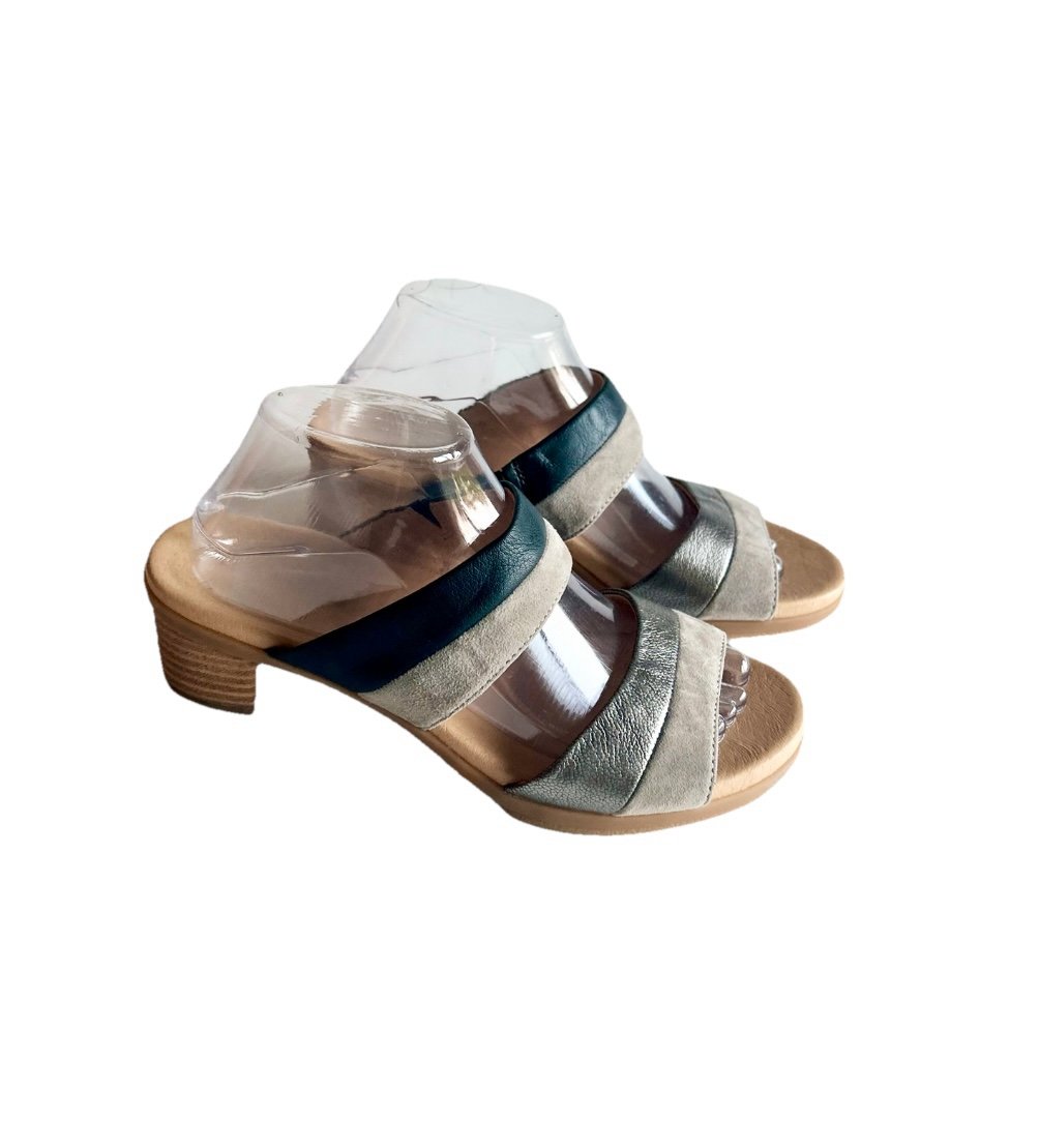 Dansko Grey Black Silver Leather Suede Rubber Outsole Sandals size EUR39, US 8.5