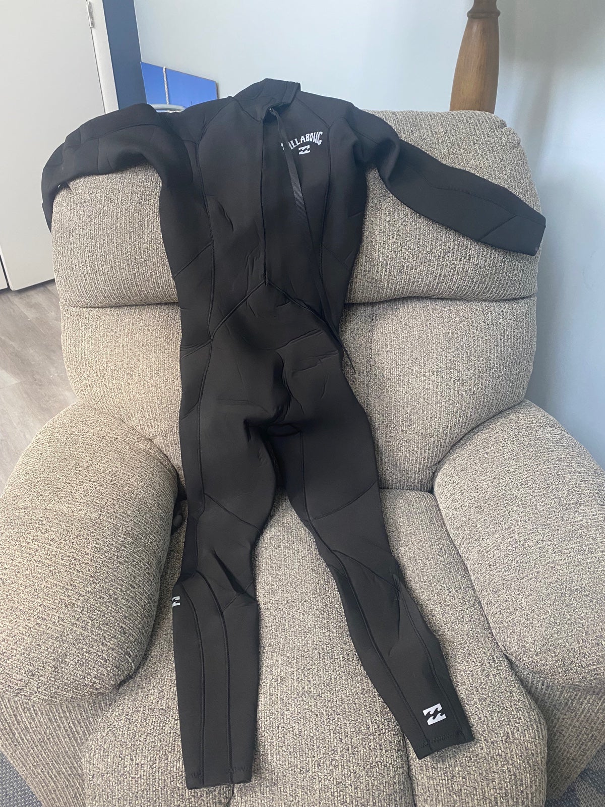 Brand new BILLABONG wetsuit