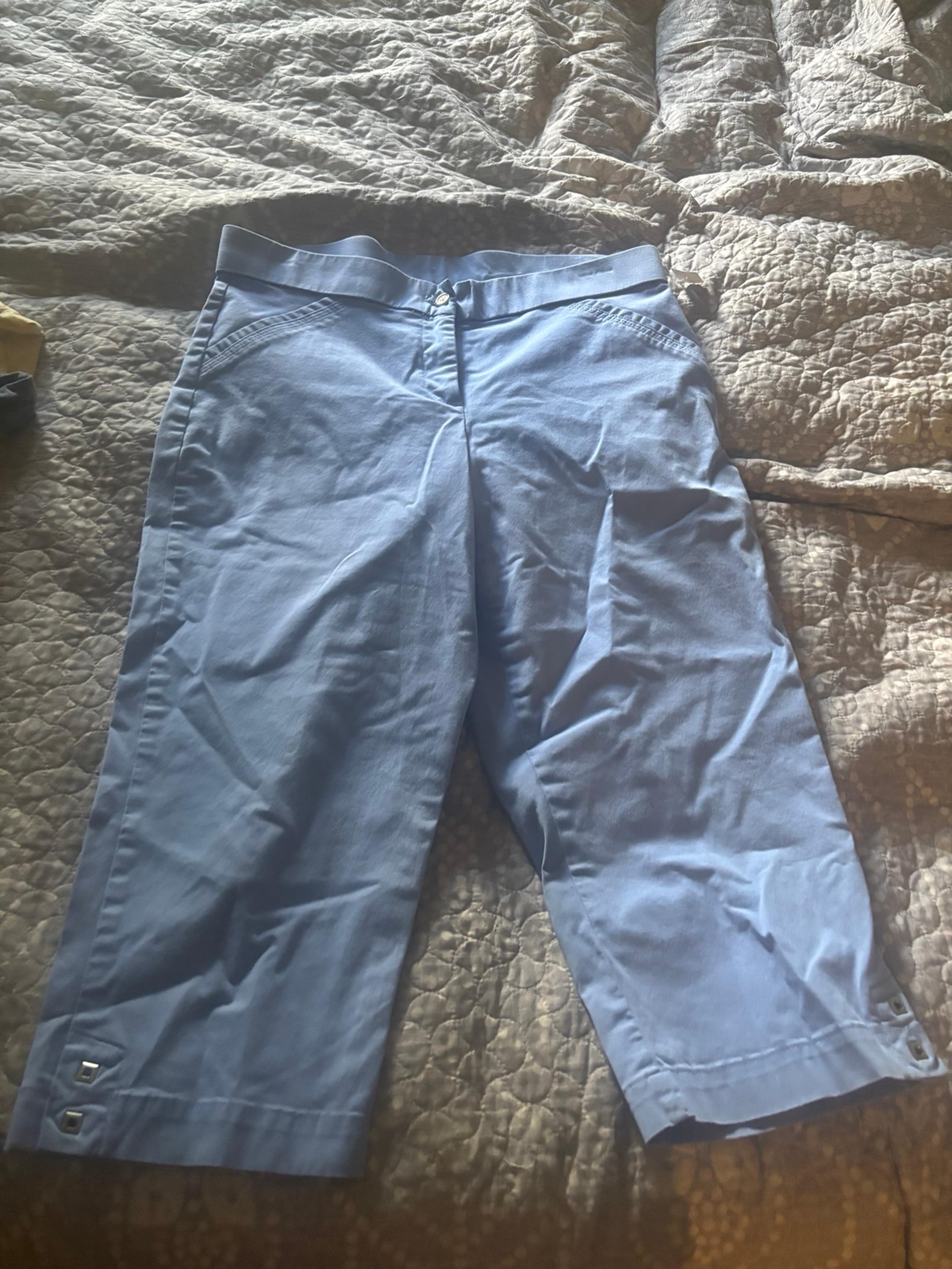 Women’s Capri Pants