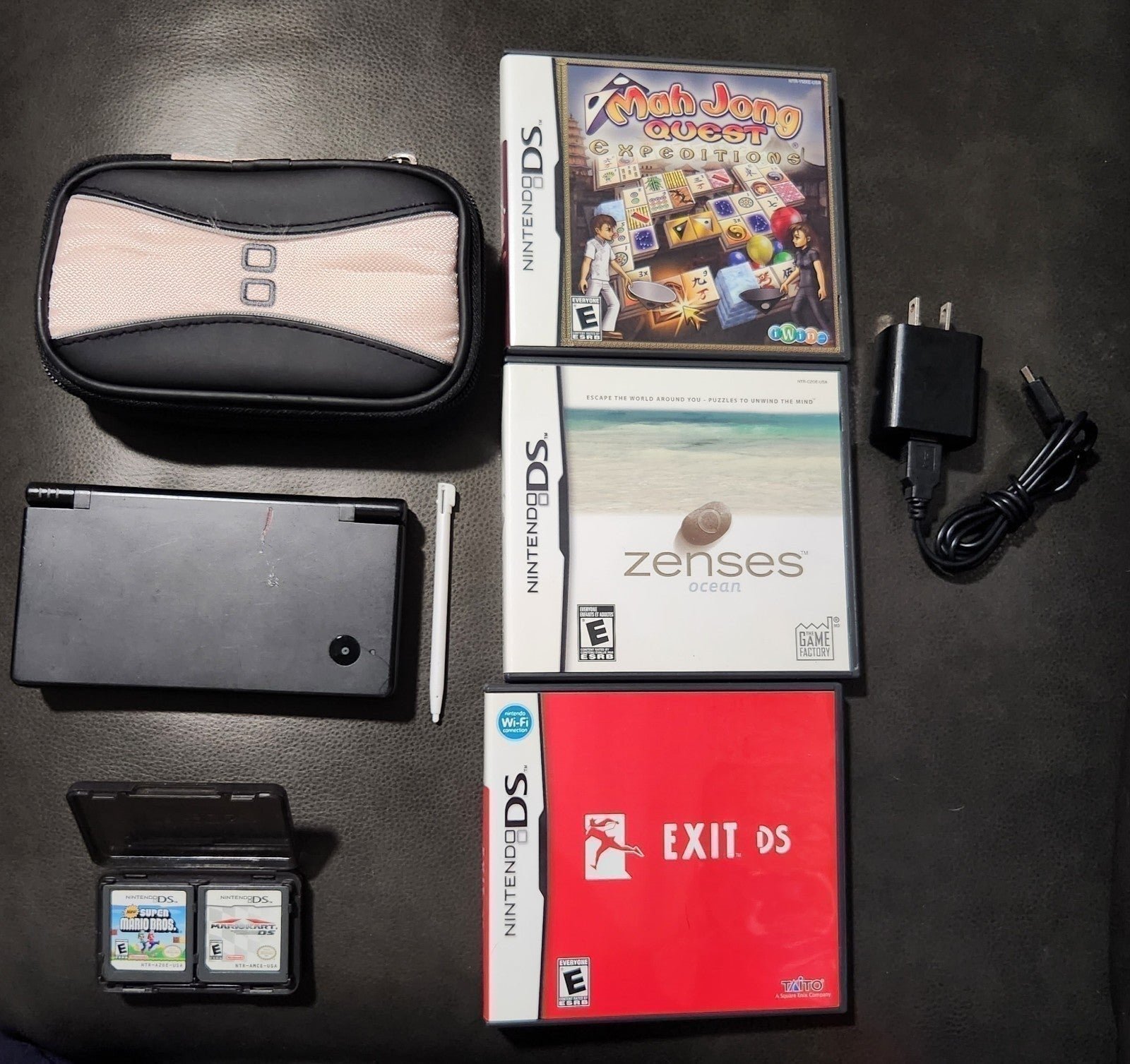 NINTENDO DSi IN BLACK PLUS 5 DS GAMES EXCELLENT CONDITION