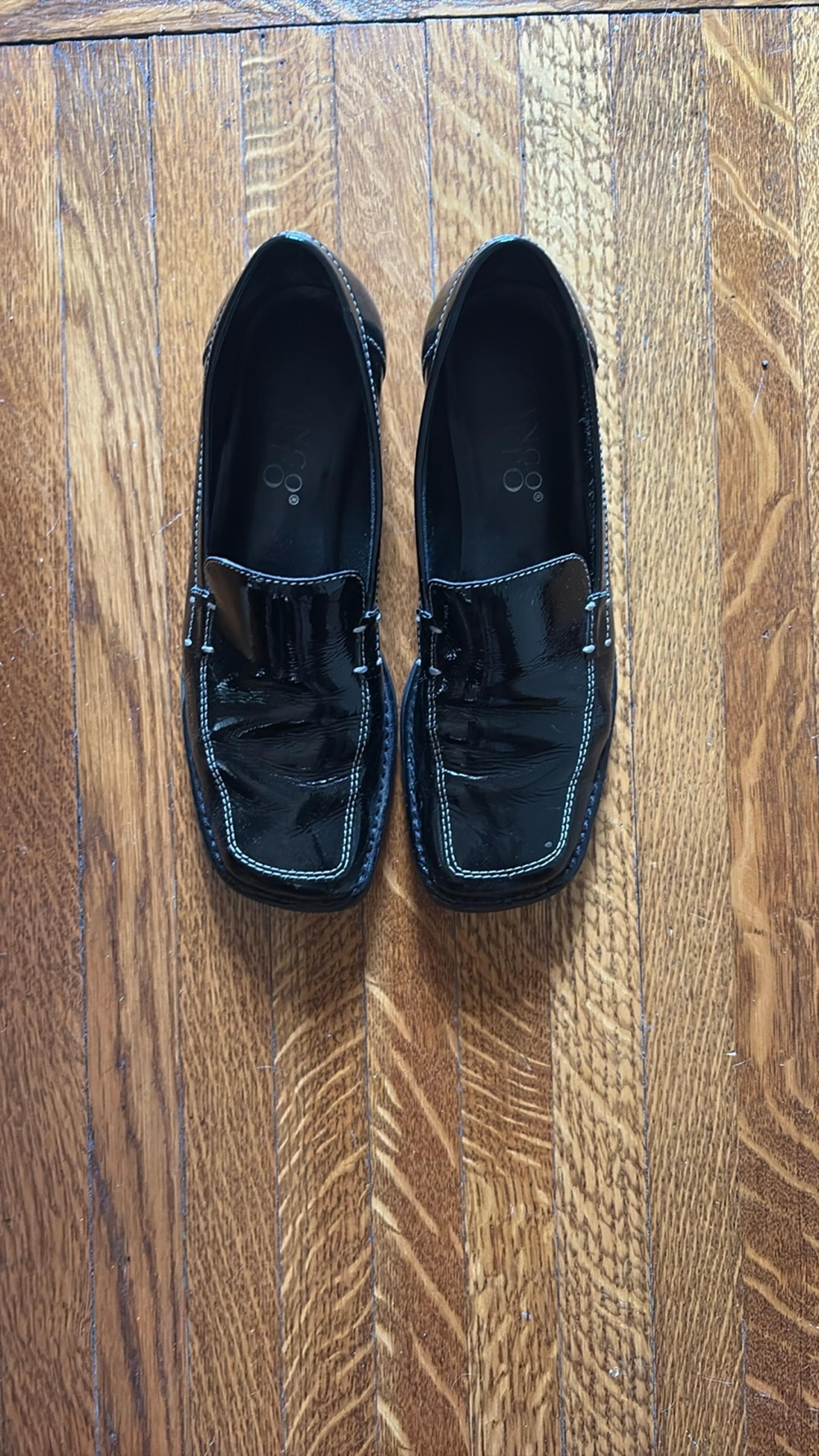 Black Patent Leather Women’s Franco Sarto Loafers, size 6
