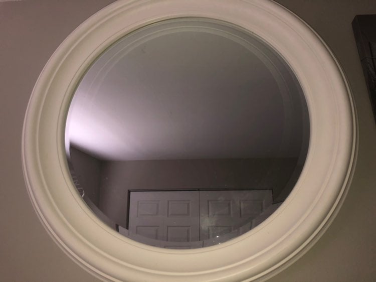 Circle wall mirror