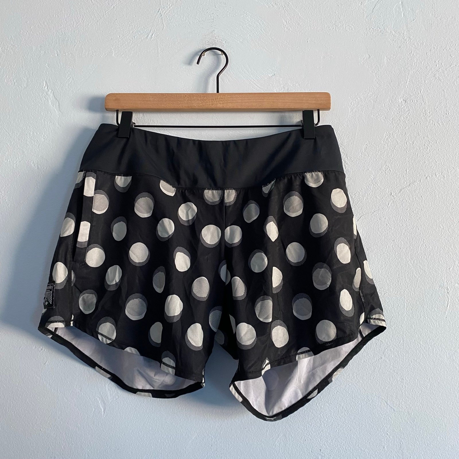 Oiselle Toolbelt Roga Shorts Women's in Daring Dots