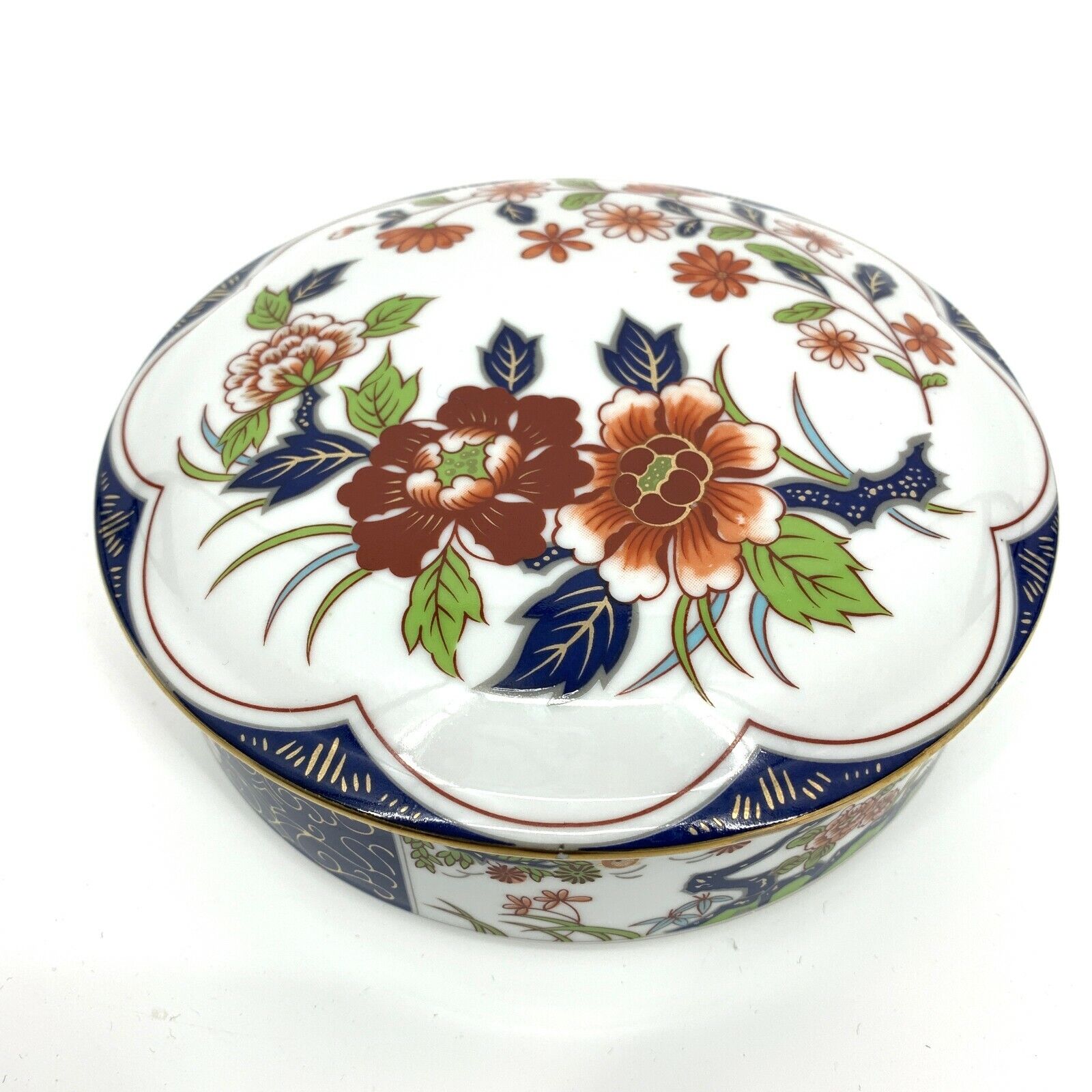 Vintage Porcelain Trinket powder box, made in Japan 6