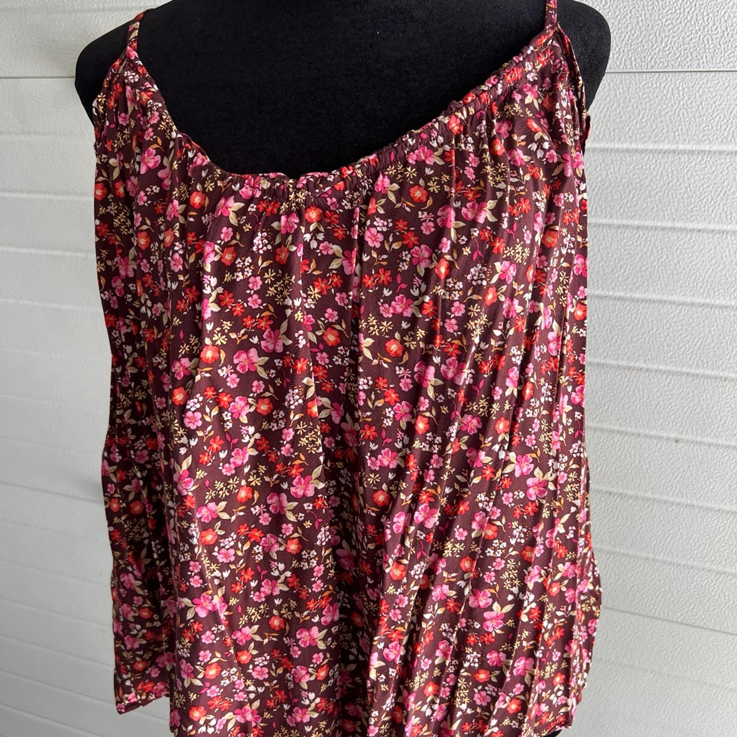 Old Navy spaghetti strap Cami top, floral, women's size L