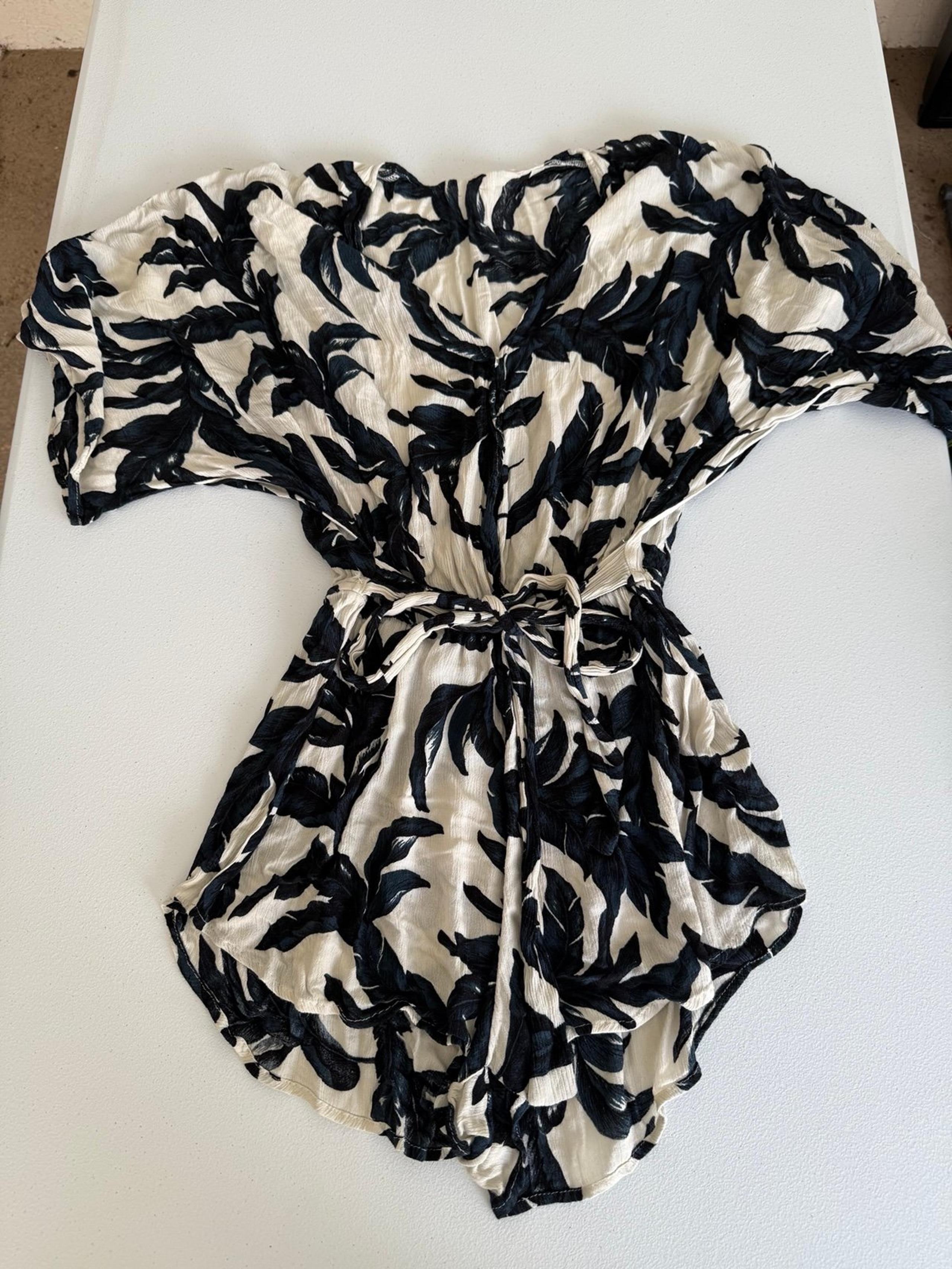 Elan Romper Jumpsuit Tropical Beach Coverup Tie Waist Small Rayon Bohemian Chic