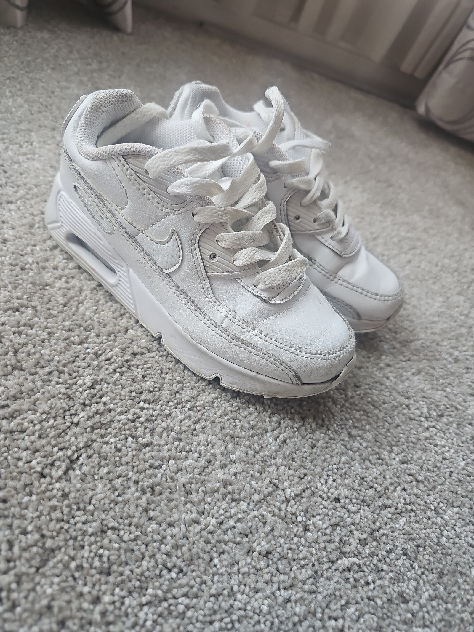 Nike Air Max kid's white snickers