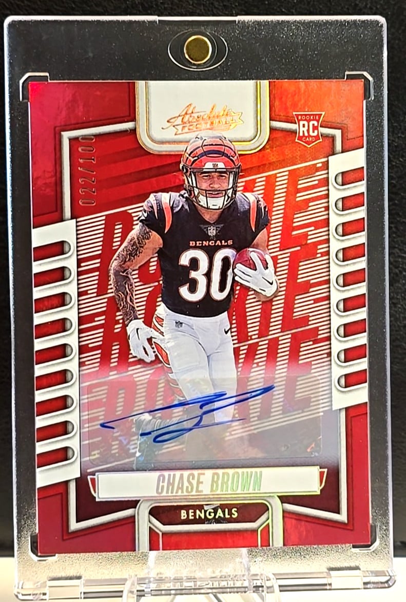 2023 Panini Absolute Chase Brown SIGNATURES Spectrum Red /100 AUTO Bengals #142