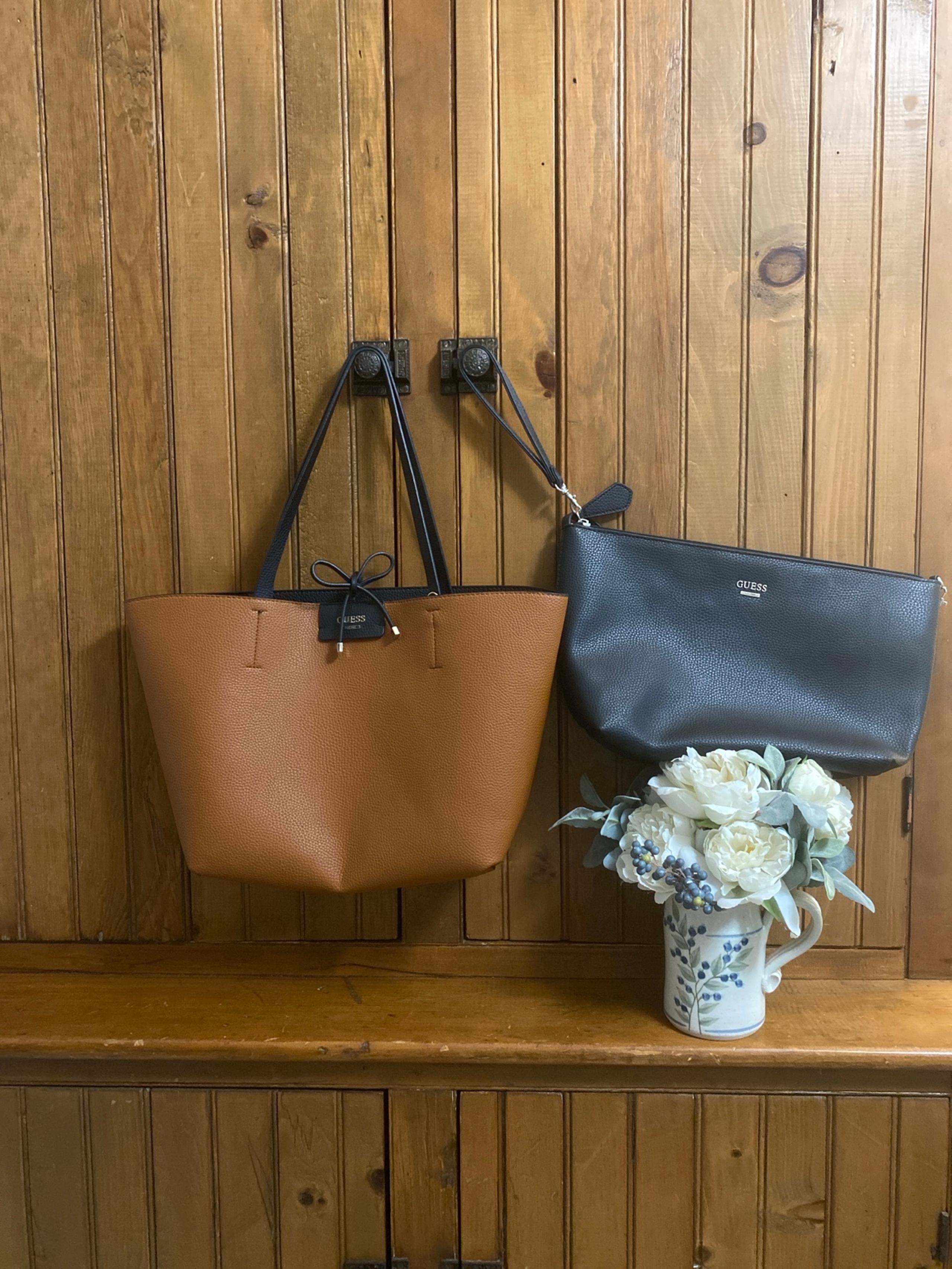Large GUESS reversible bucket tote and purse Handbag travel set