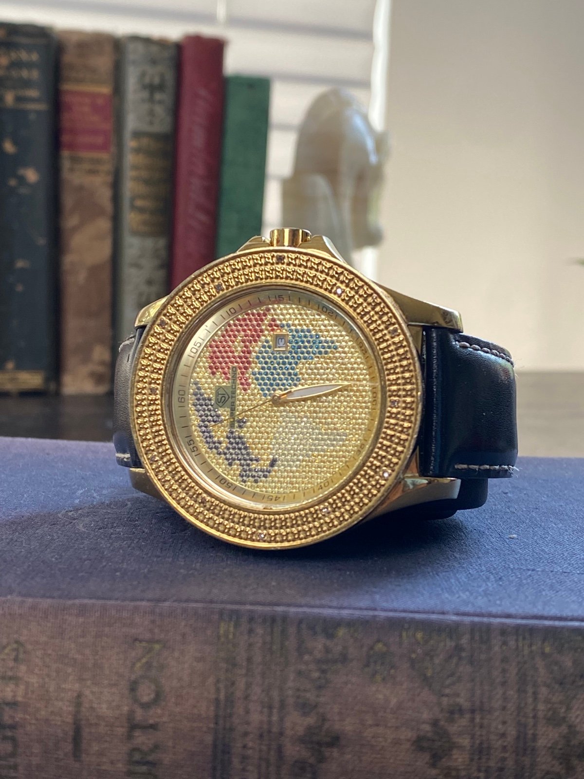 Yellow gold super techno watch 0.10ct diamond