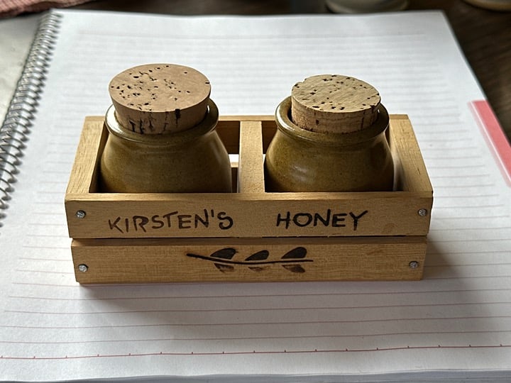 American Girl 18 Doll Retired Kirsten Fourth of July Fun Honey Crate Pots PC 2