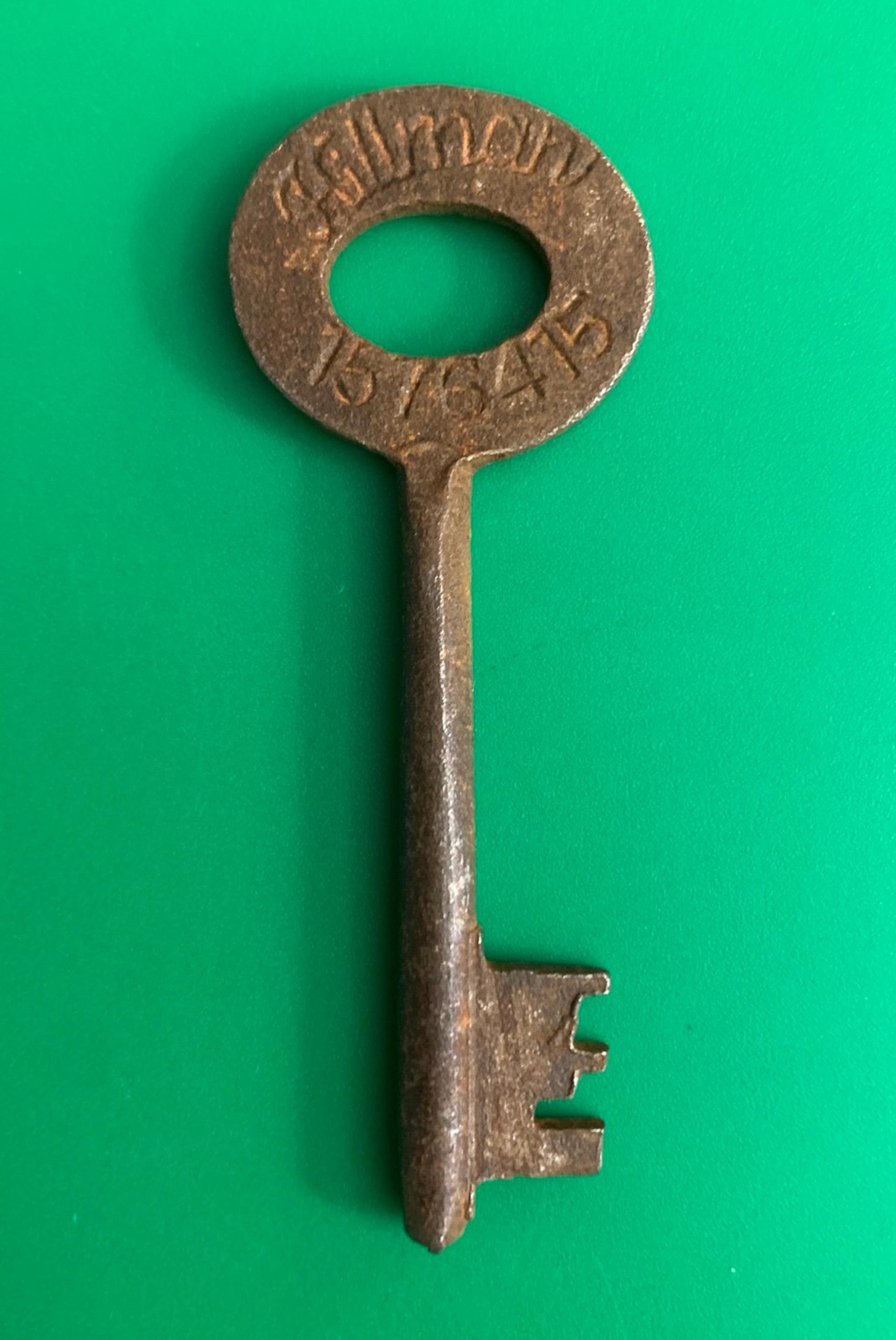 Hillman Antique Vintage Cast Iron Skeleton Key Rusty Old 2 1/4" 7576475