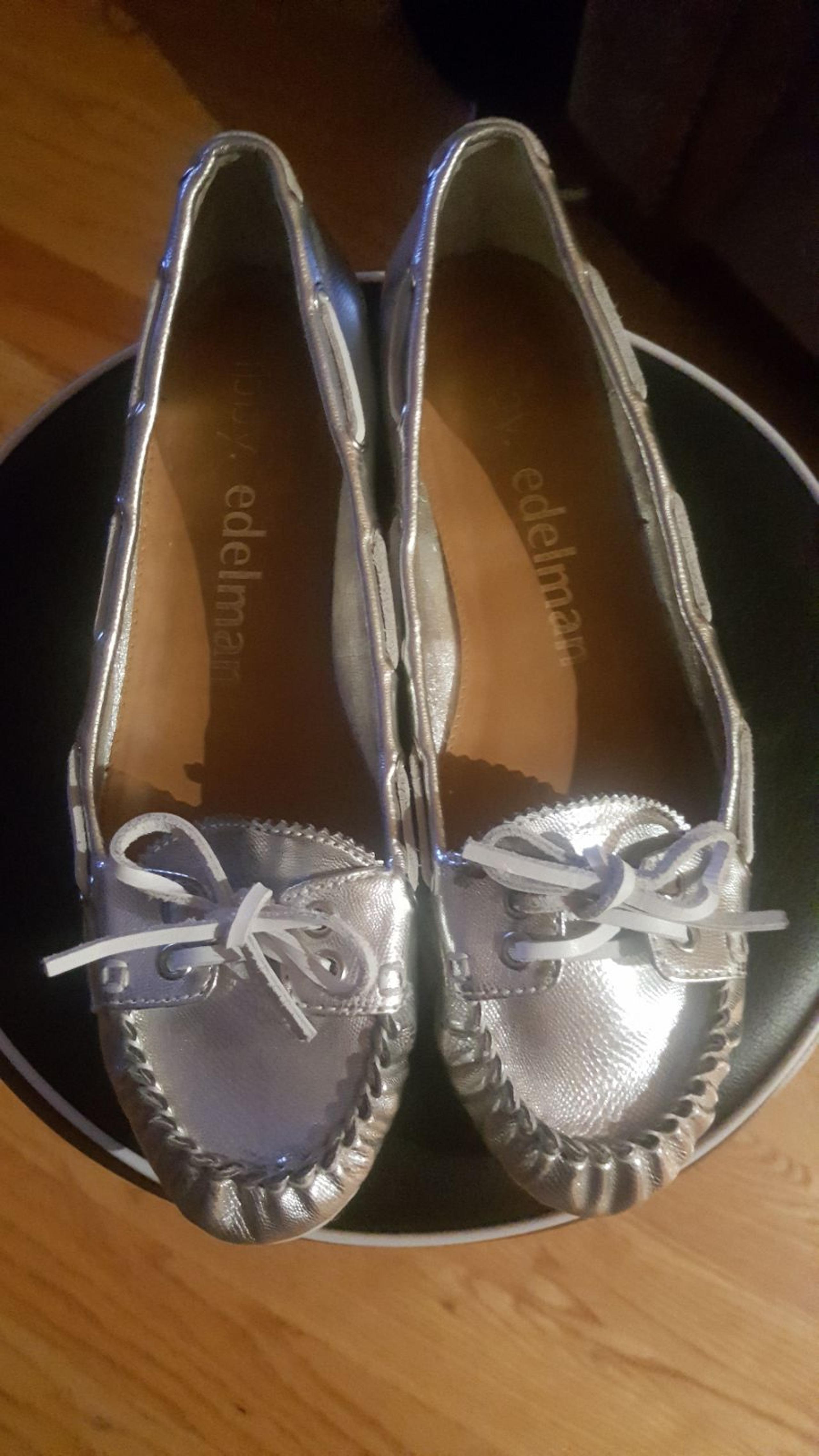Libby edelman silver shine clogs wedges