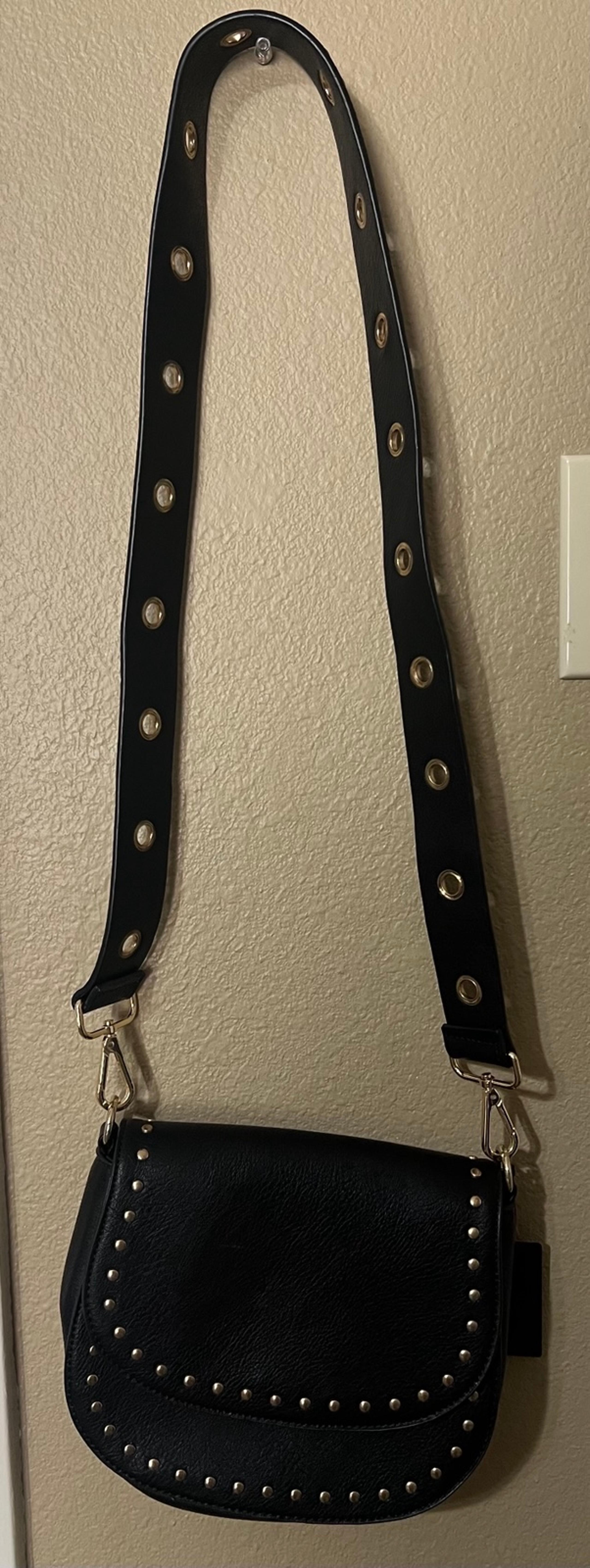 NWT! Forever 21 Black Crossbody