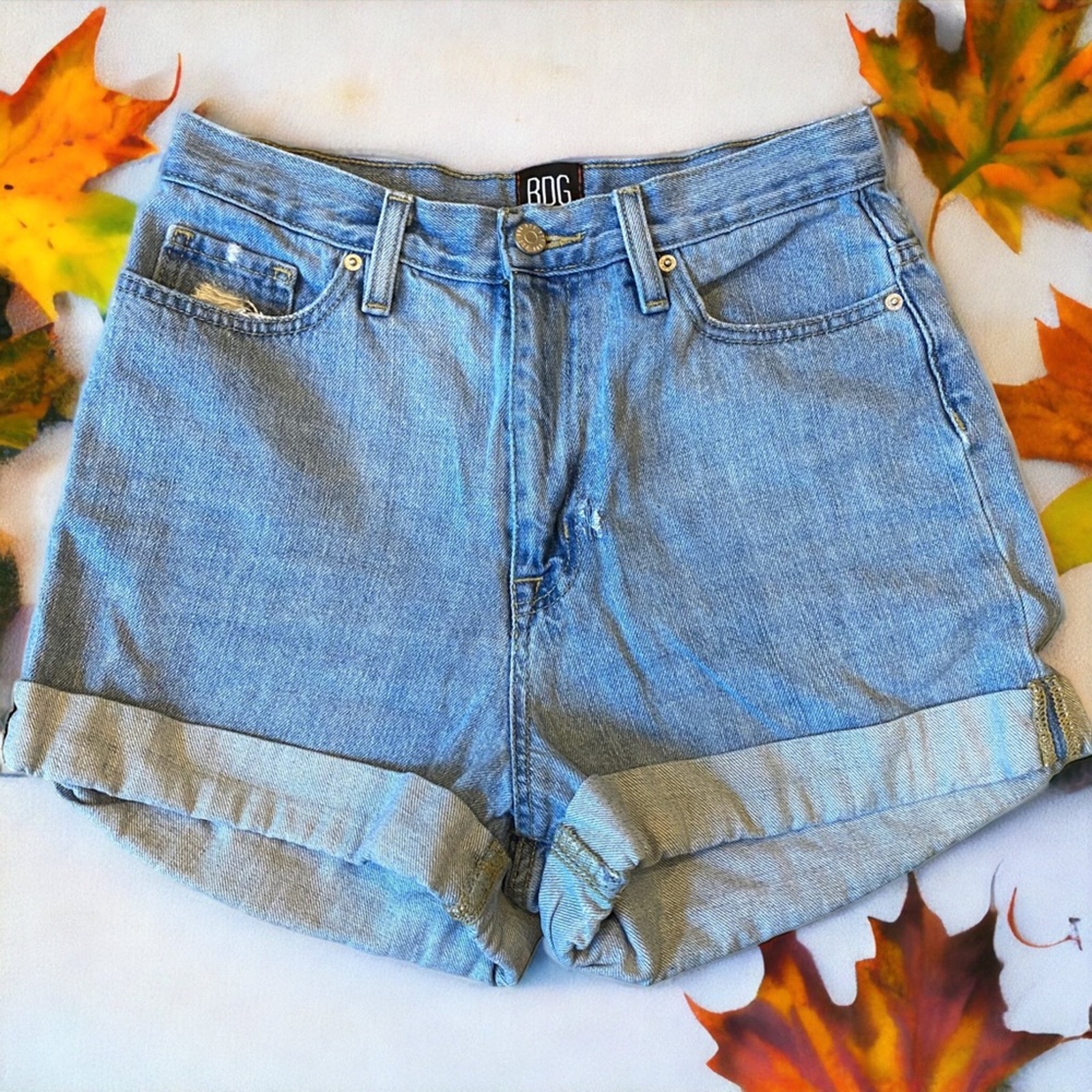 BDG Urban Outfitters Blue Five Pocket Mom High Rise Denim Jeans Short Size 27