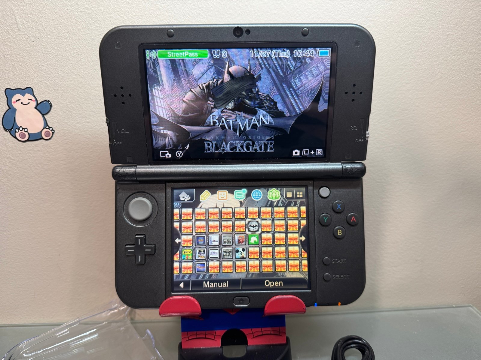 Nintendo NEW 3DS XL/LL in Metallic Black + Batman skin + 64gb + games + charger