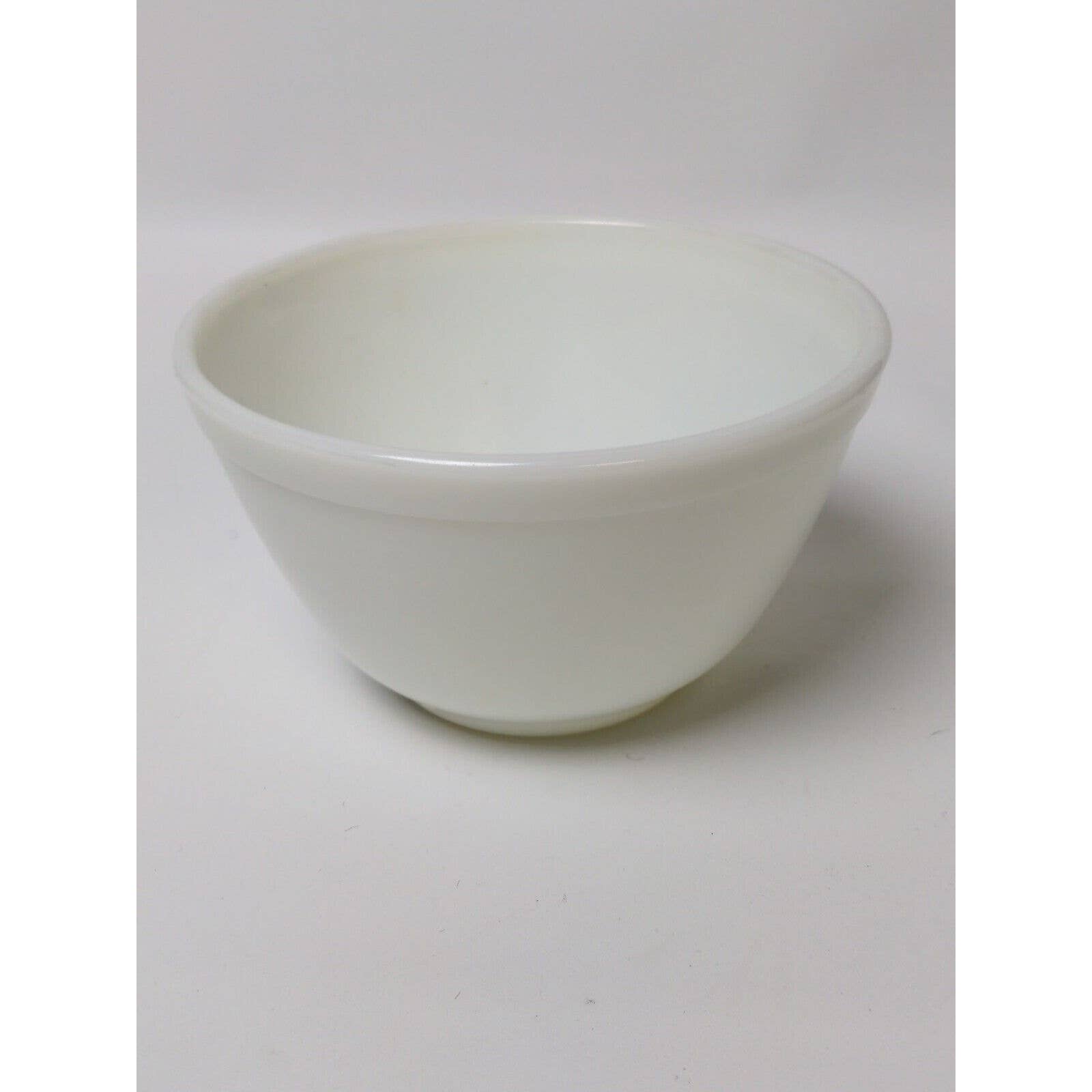 Vintage Pyrex 401 Primary White Nesting Mixing Bowl 1-1/2 pint 1.5 Pt 1950’s