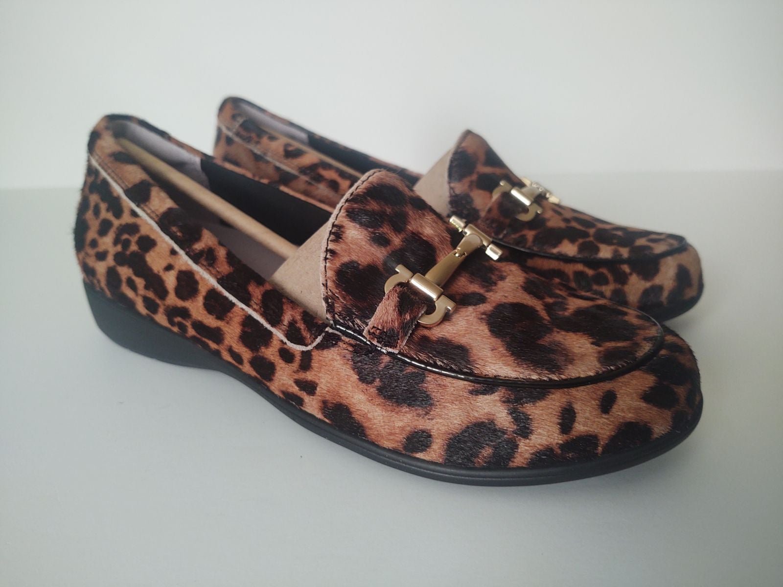 ARAVON Abbey Loafer