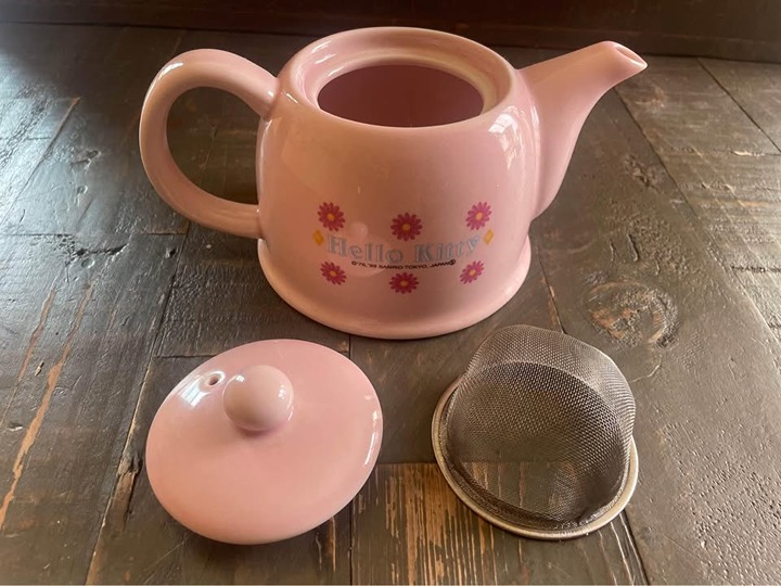 Hello Kitty Tea Kettle With Screen - Sanrio - Tokyo, Japan - RARE