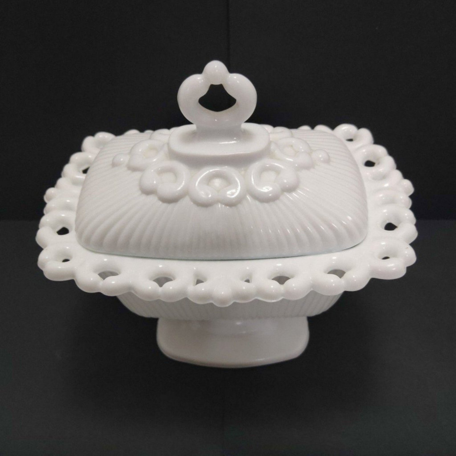 VTG Milk Glass Ribbed Doric Lace Wedding Box Cand Dish Lid Pedestal Home Decor