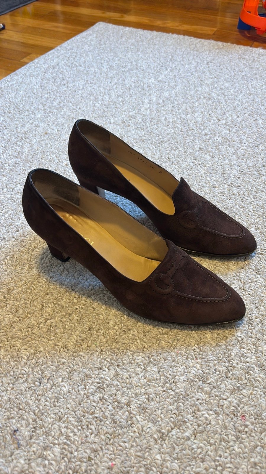 Vintage Gucci pumps heels