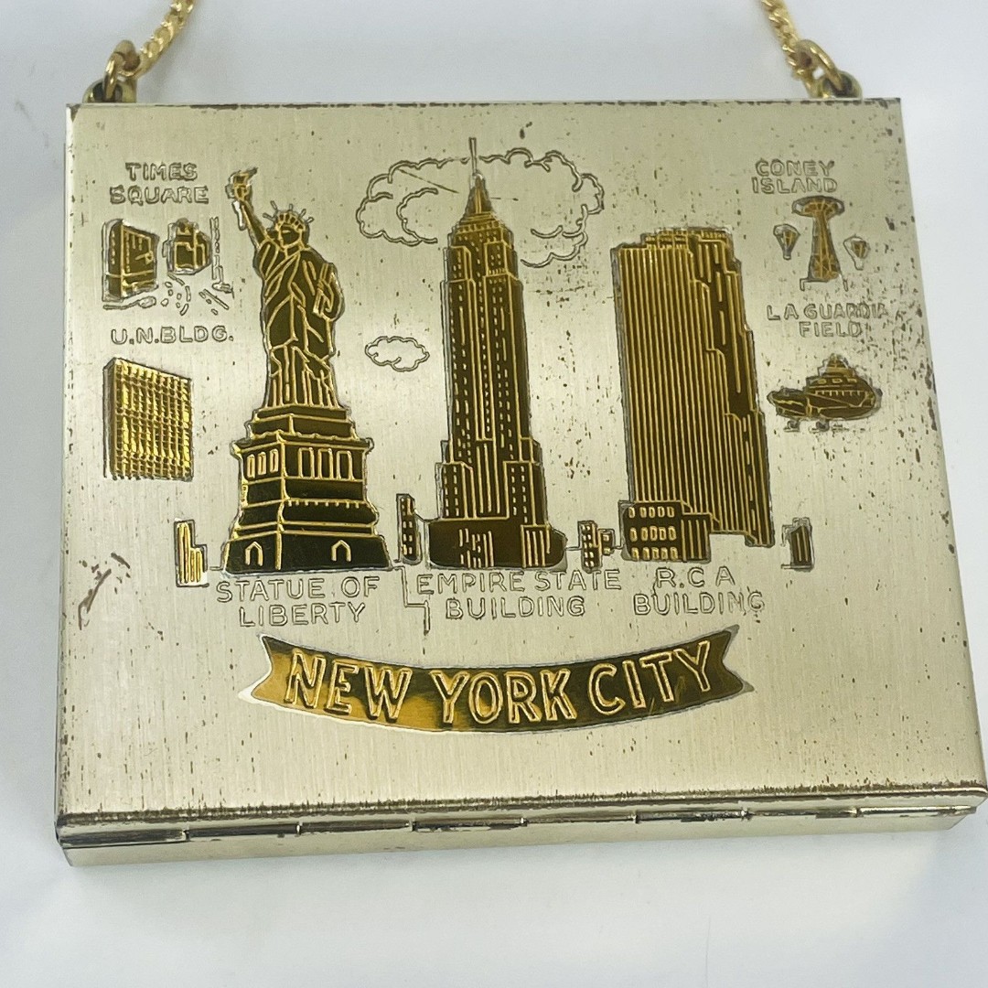 New York  City Landmarks Souvenir Powder Puff Mirror Compact Silver Gold NYC VTG