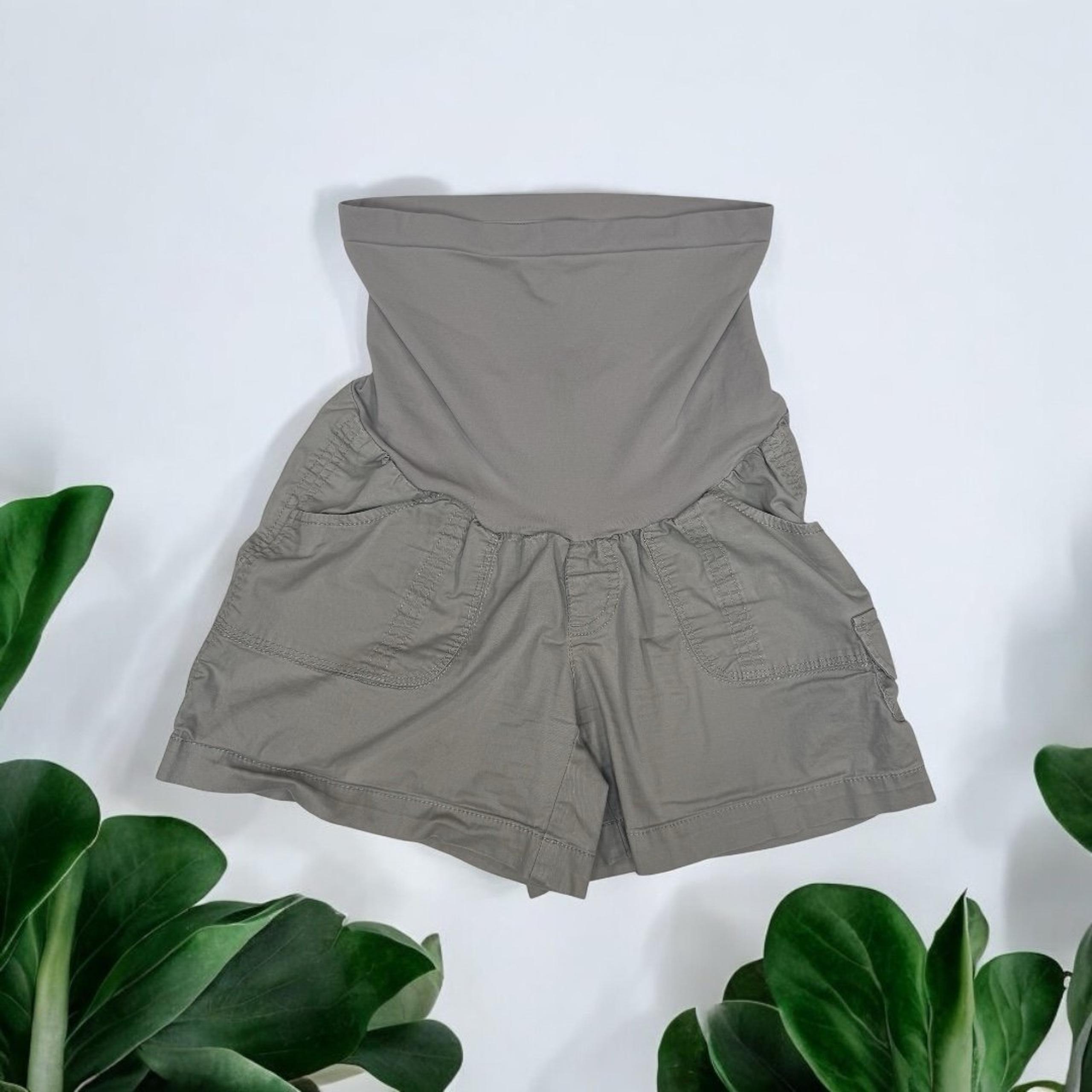 ✨ Motherhood Maternity Khaki Cargo Shorts