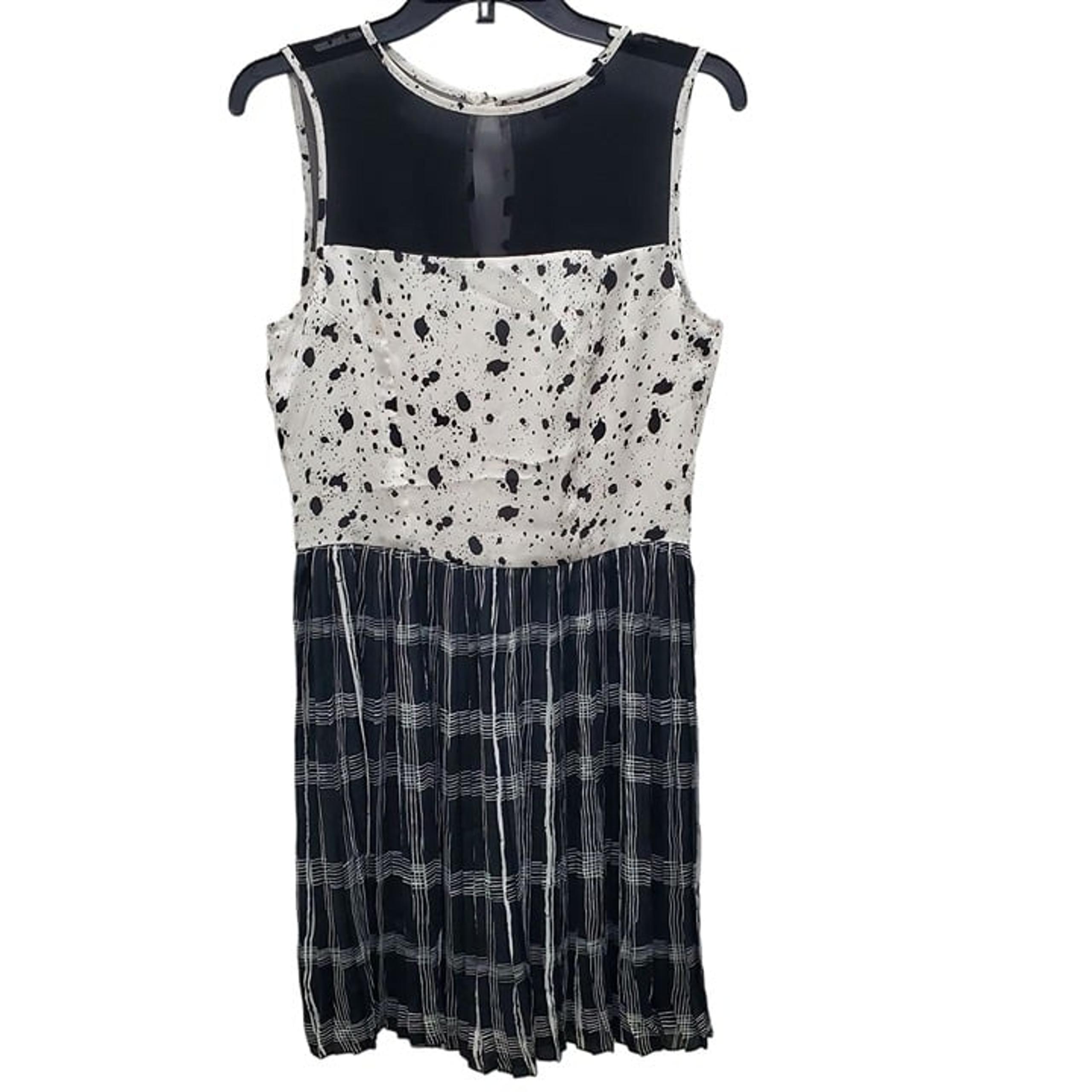 Vertigo Women's Black White Mixed Print Mesh Neck Sleeveless Pleated Dress Sz S