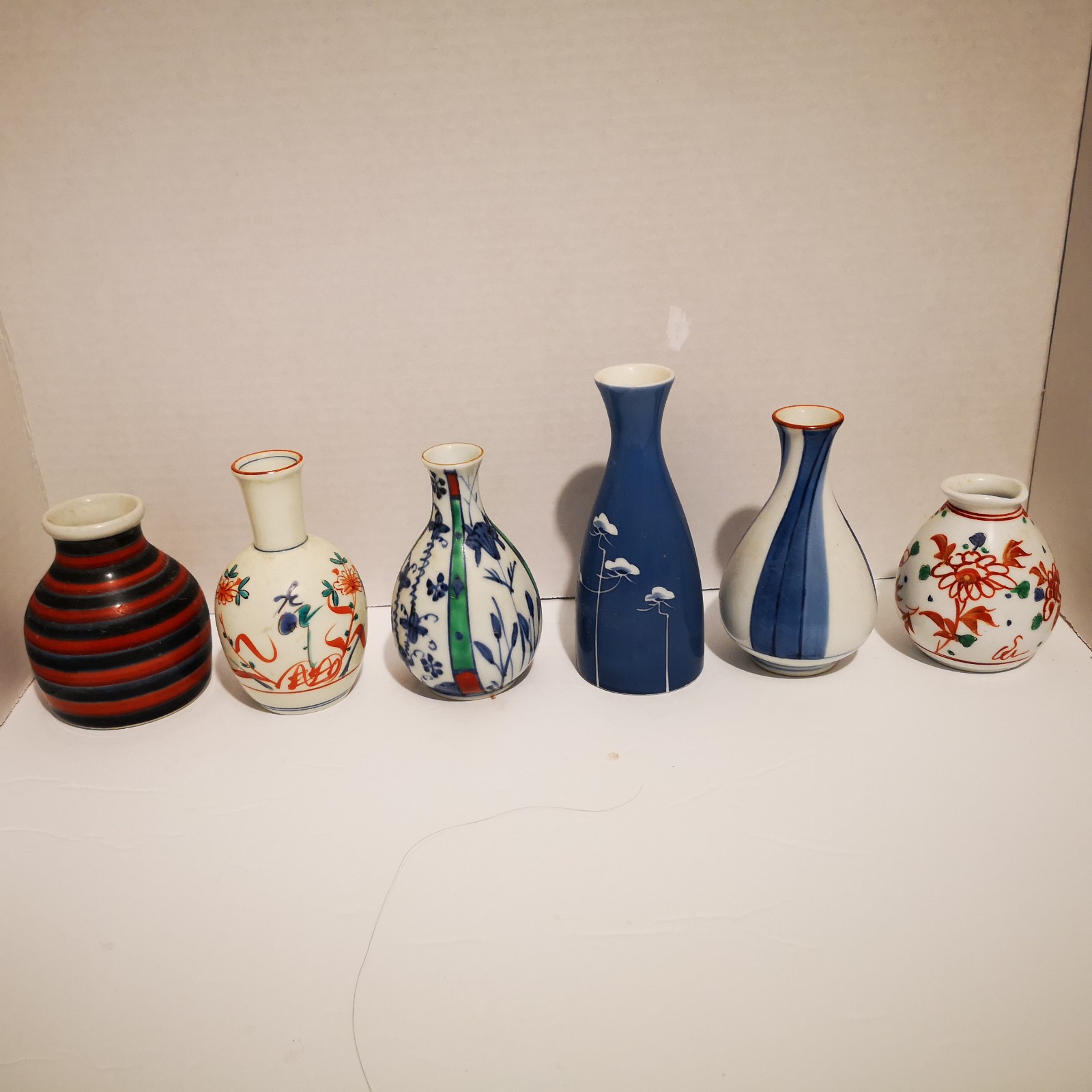 Set of 6 Japanese mini vases signed