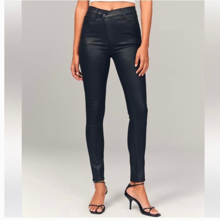 NWT Abercrombie & Fitch The Super Skinny Ankle High Rise Jean Coated Black 29 8