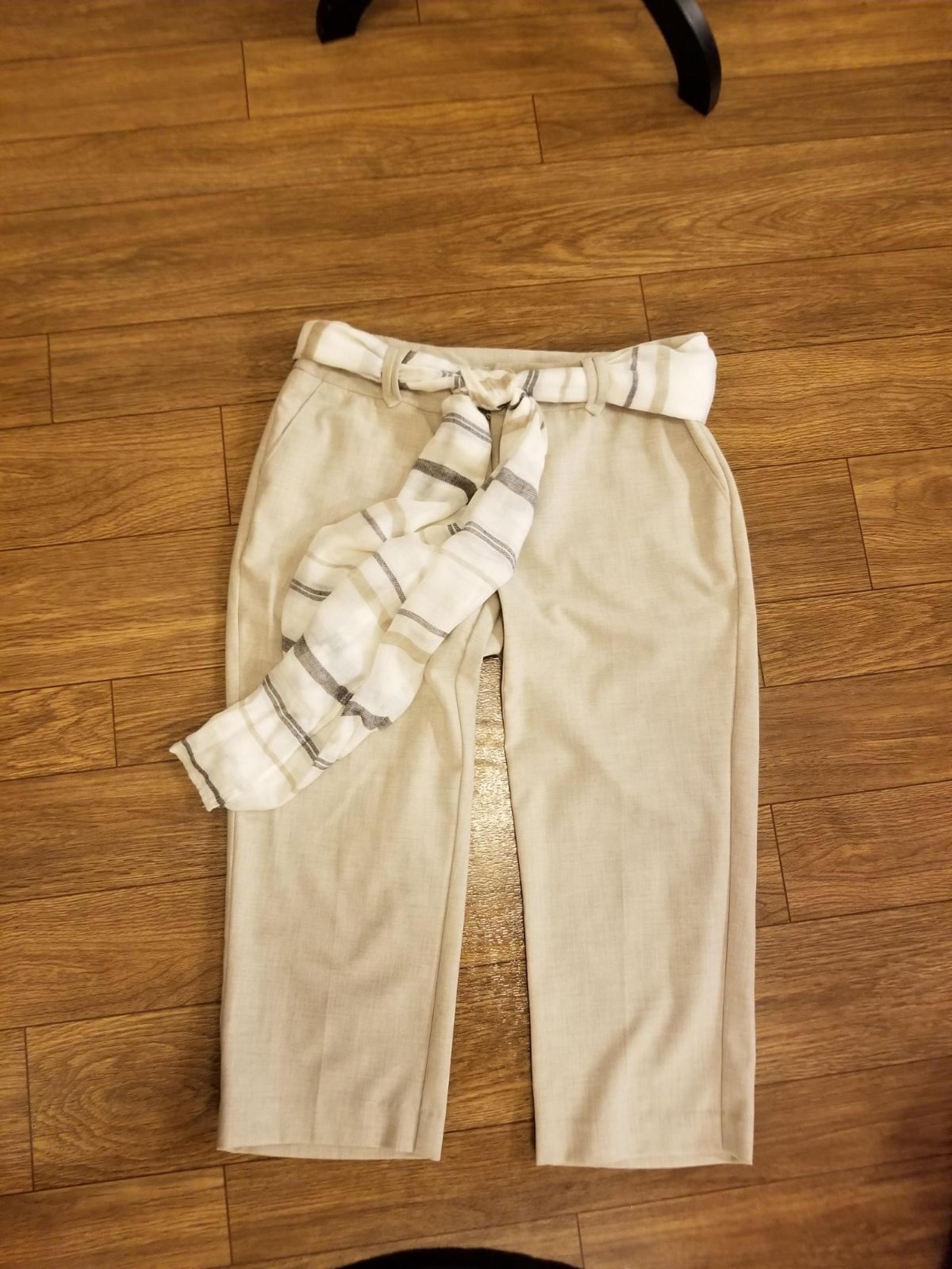 X NWOT Daisy Fuentes Women's Capri's 4P