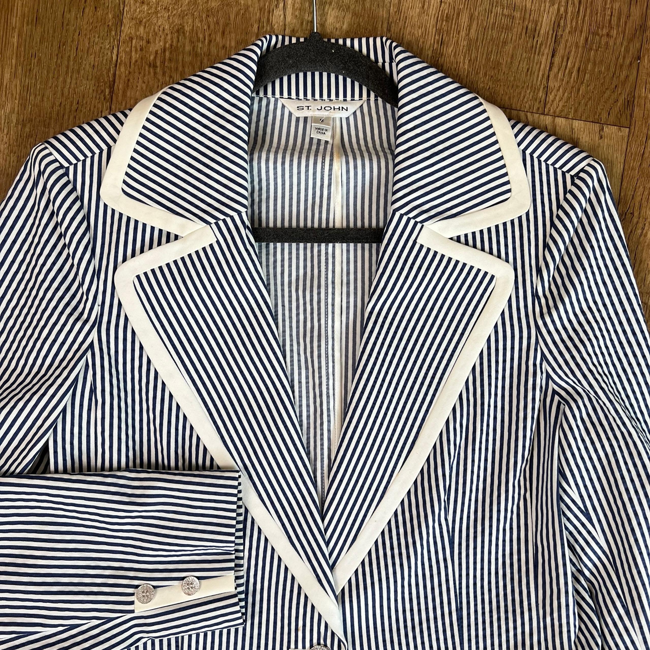 St John White And Navy Striped Seersucker Blazer Size M-Classic Luxury Coastal - St. John