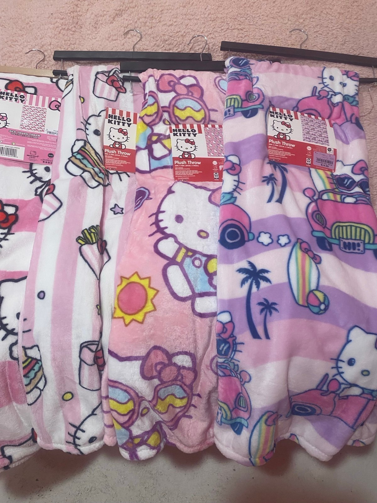 New 11 Hello kitty Blankets look at all the pictures final sell !!!!