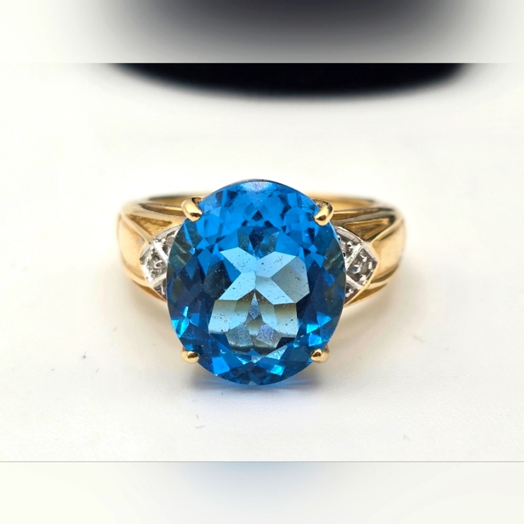 Vintage 14k Gold & Topaz Ring