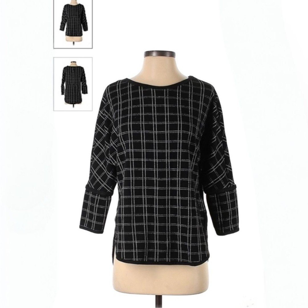 NWT MAX STUDIO 3/4 Sleeve top. Black and White. Small.
