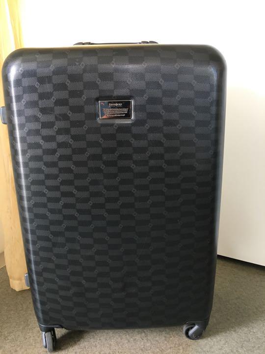 Price drop!! Samsonite suitcase.