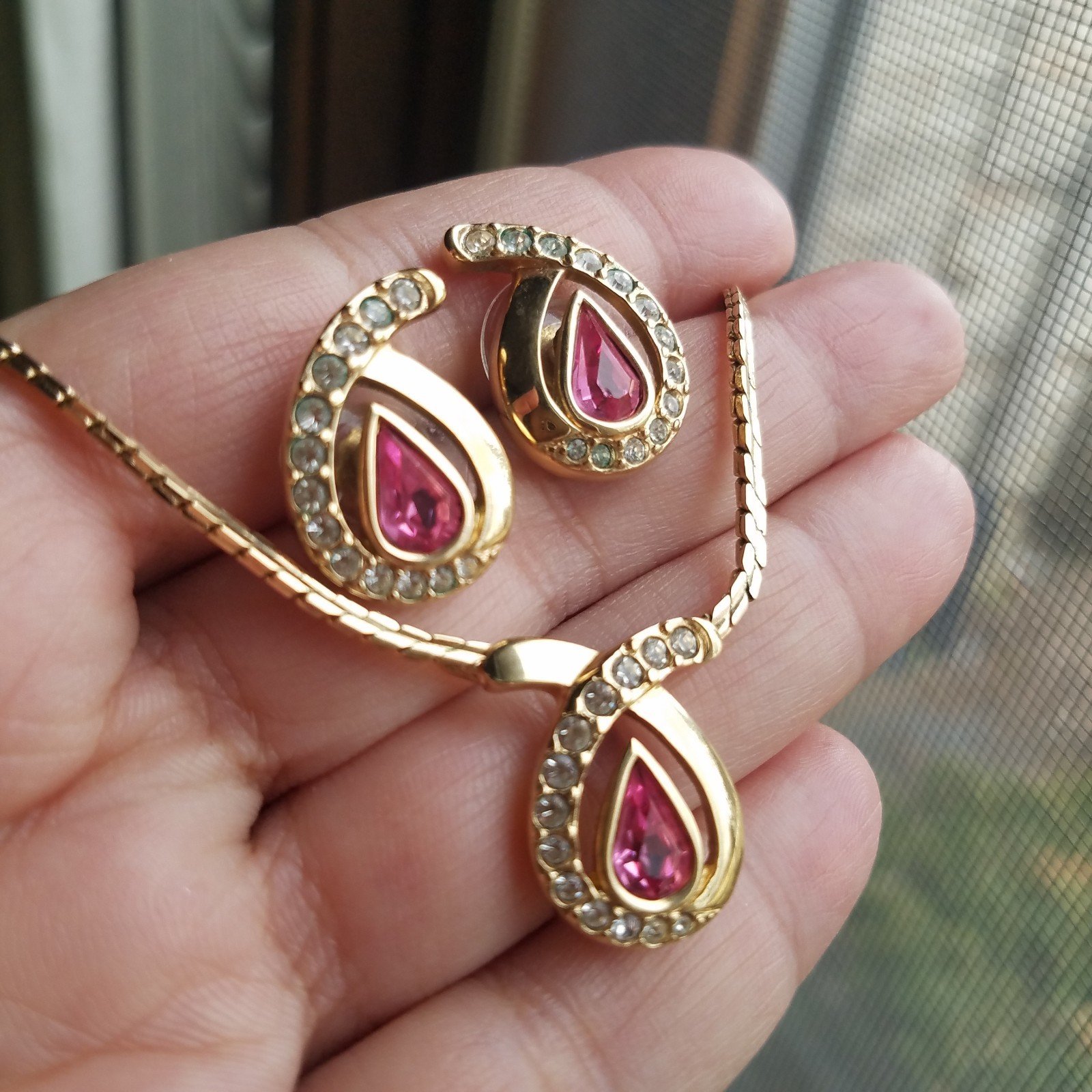 AUTHENTIC Swarovski 18k Gold Plated Pink Teardrop Earrings & Necklace SET