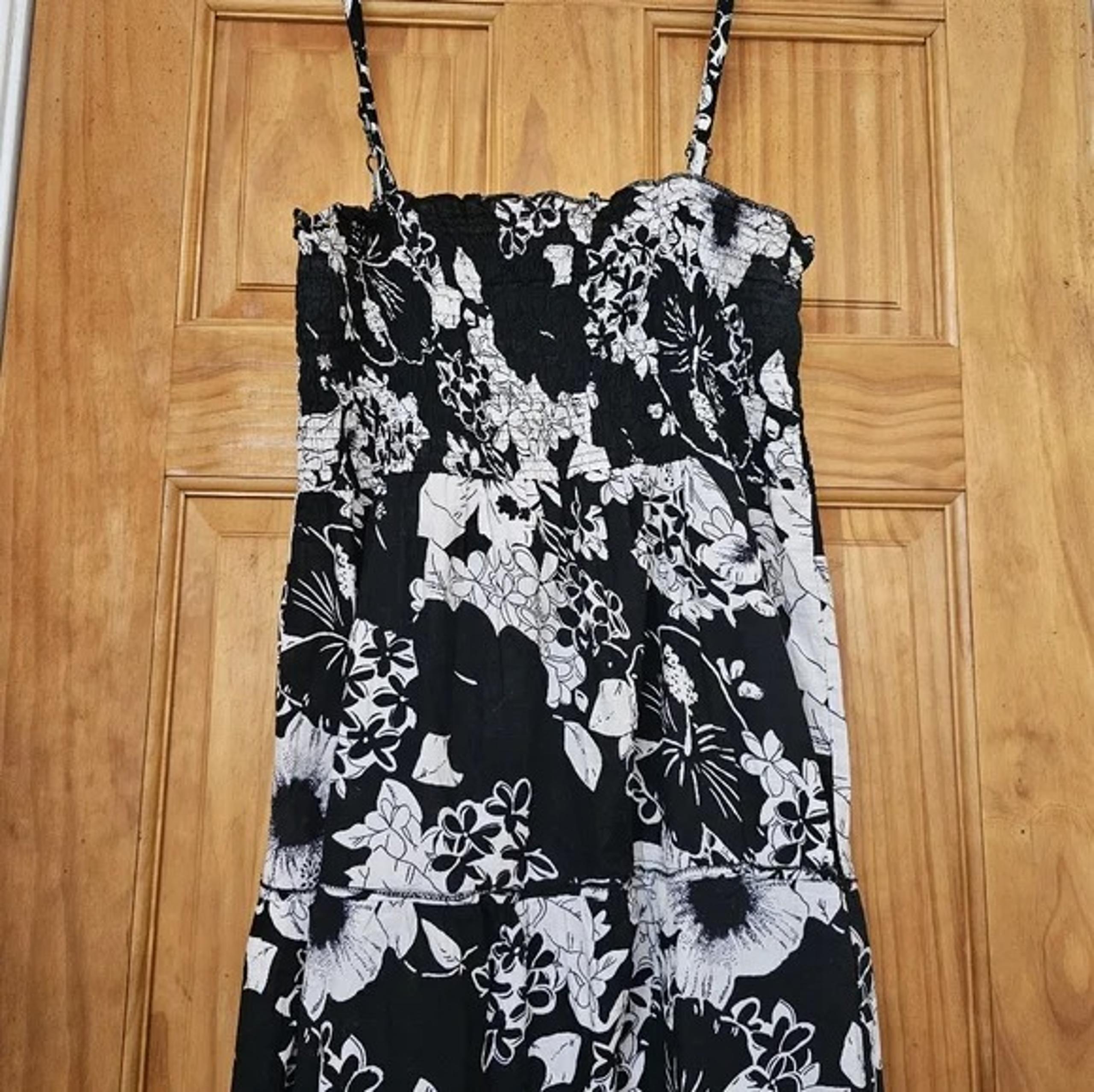 Speed Control Women's Black And White Spaghetti Strap Maxi Sundress, Size L