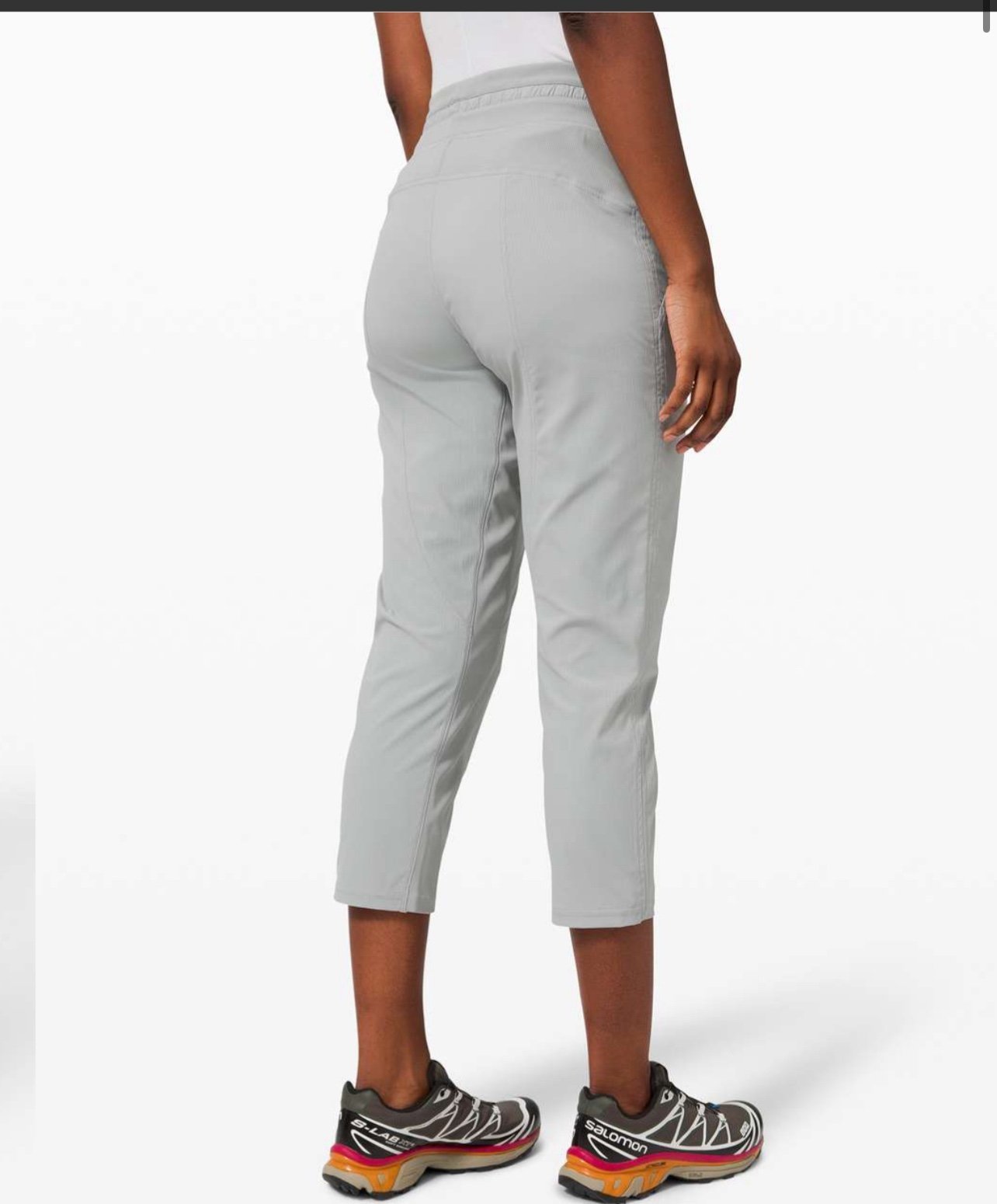 Lululemon Dance Studio Crop *25 Silver Drop Size 10