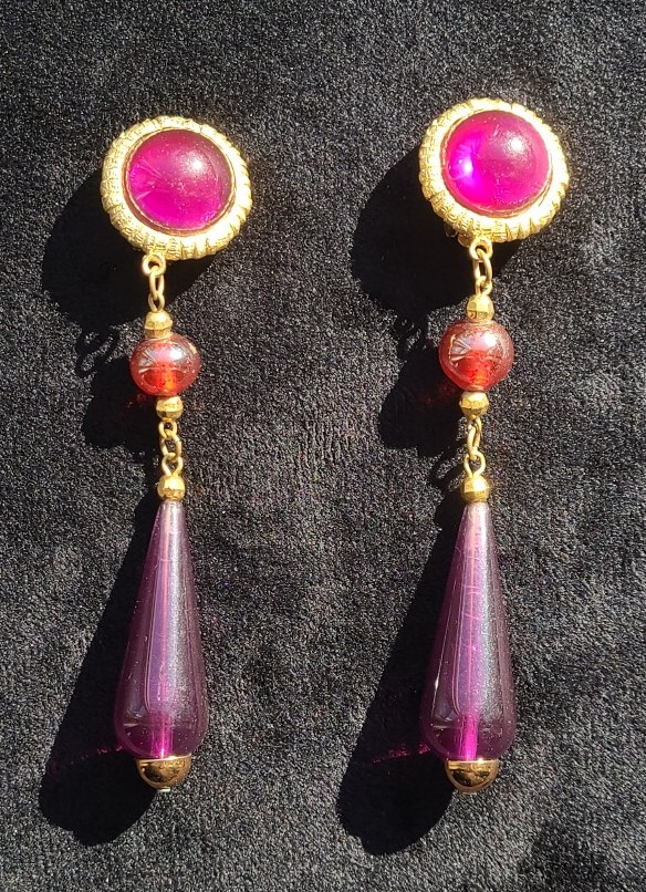 Lucite dangle clip on vintage earrings