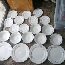 Dinnerware set