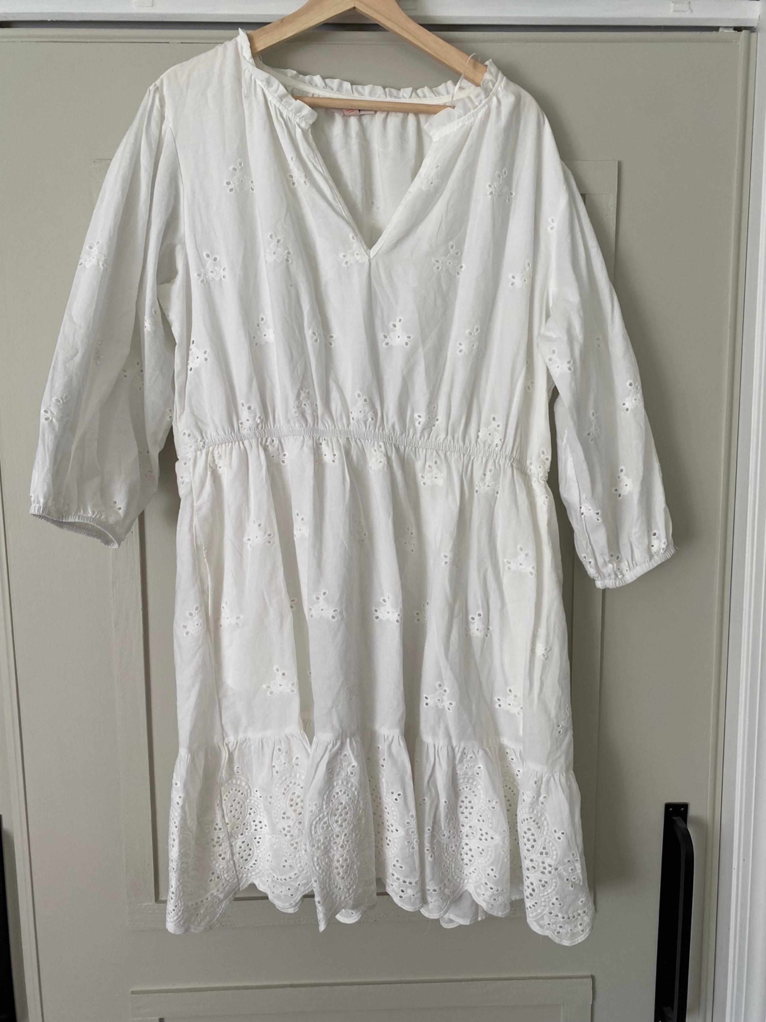 Knox Rose White Eyelet Dress