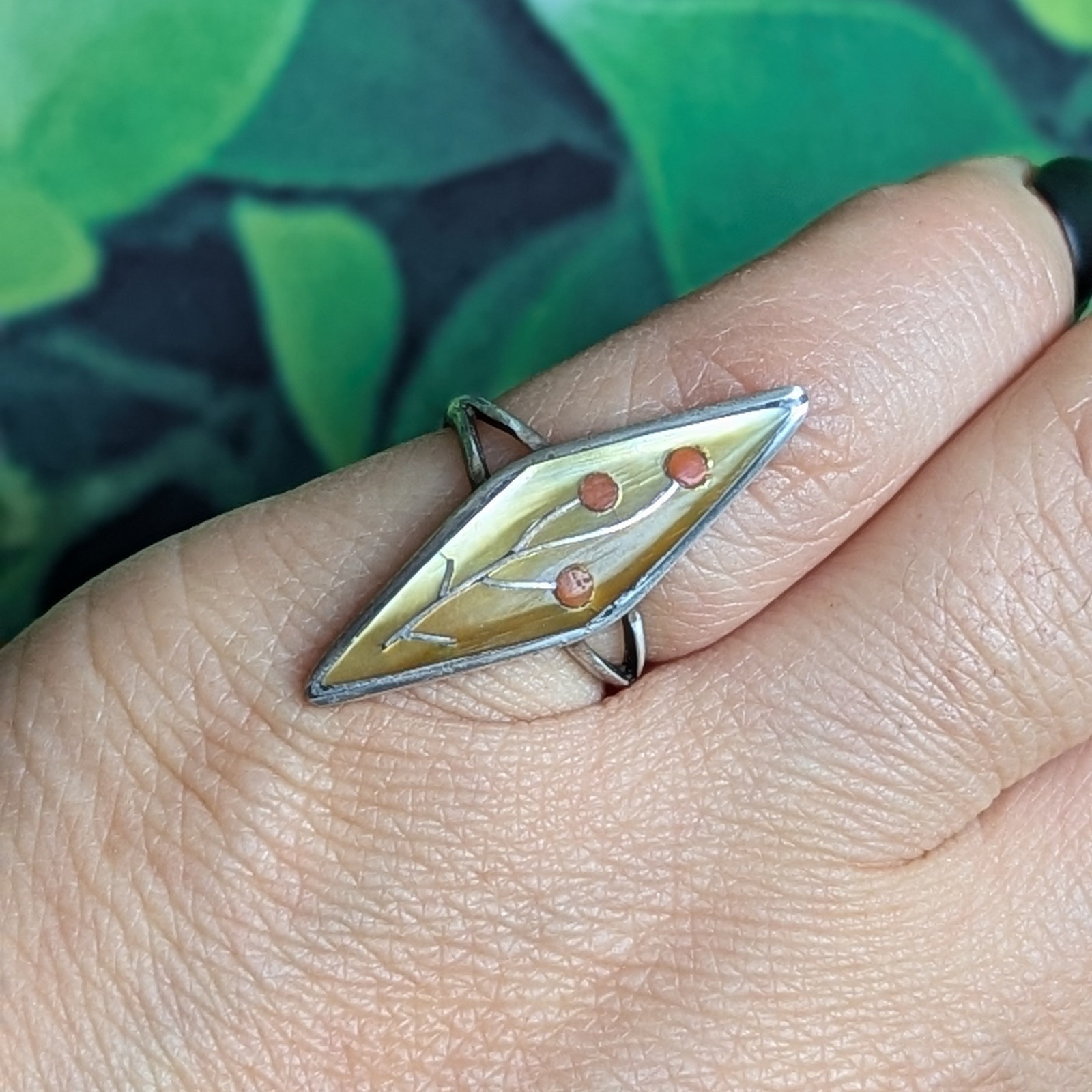 Vintage Inlaid Silver Ring Mother of Pearl Coral Native American Diamond 925