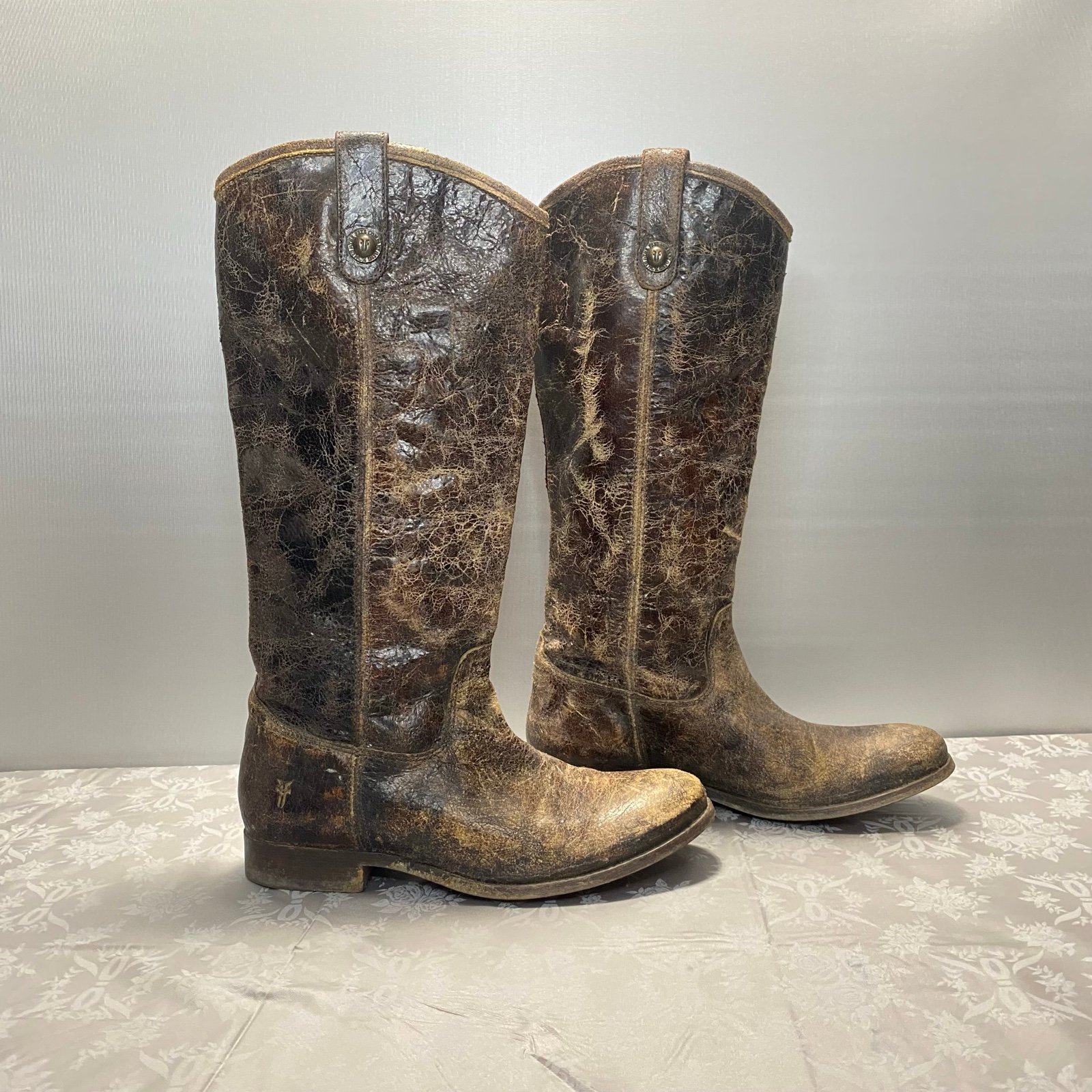 women’s Frye Melissa button riding boots size:8B