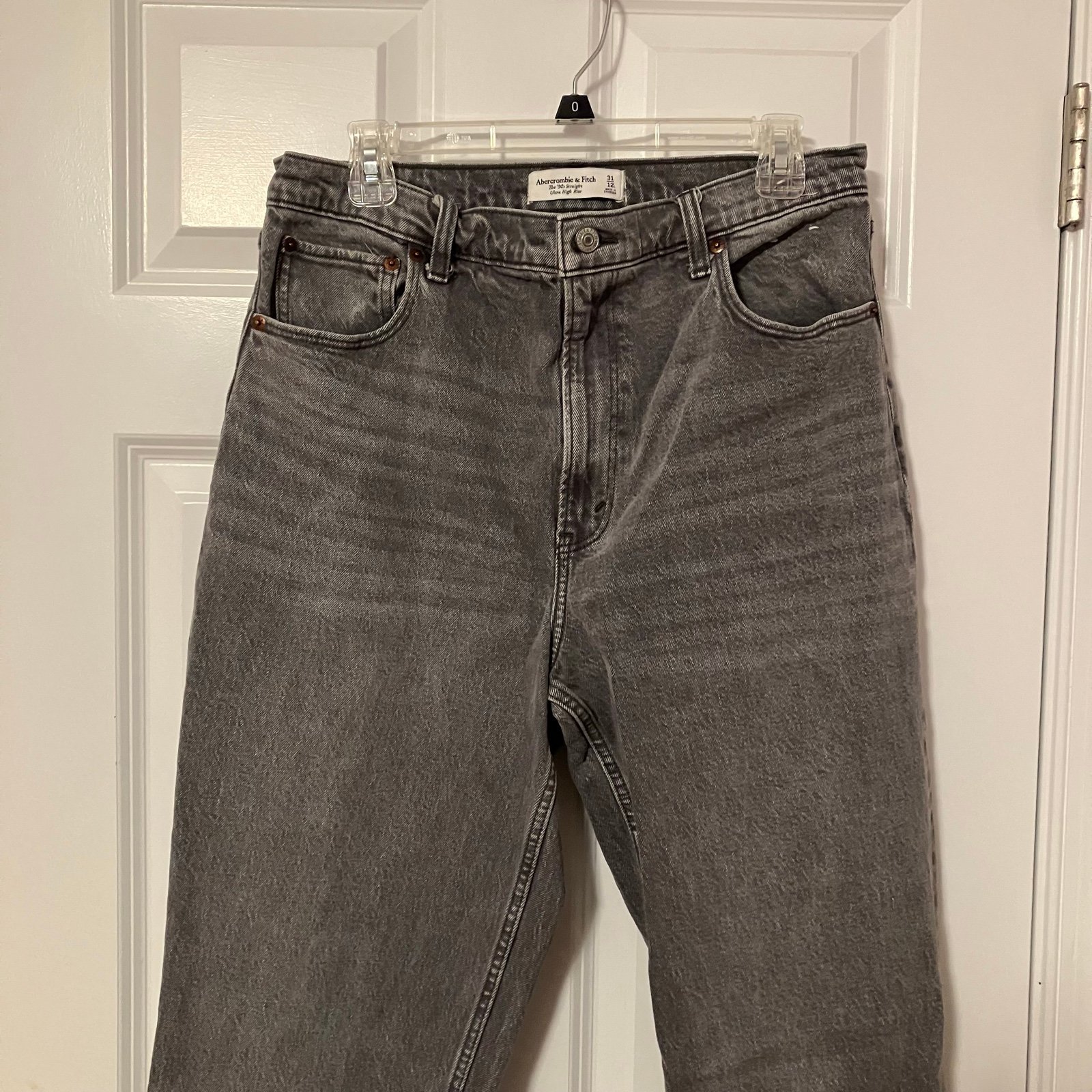 Abercrombie & Fitch ‘90s Straight Jeans
