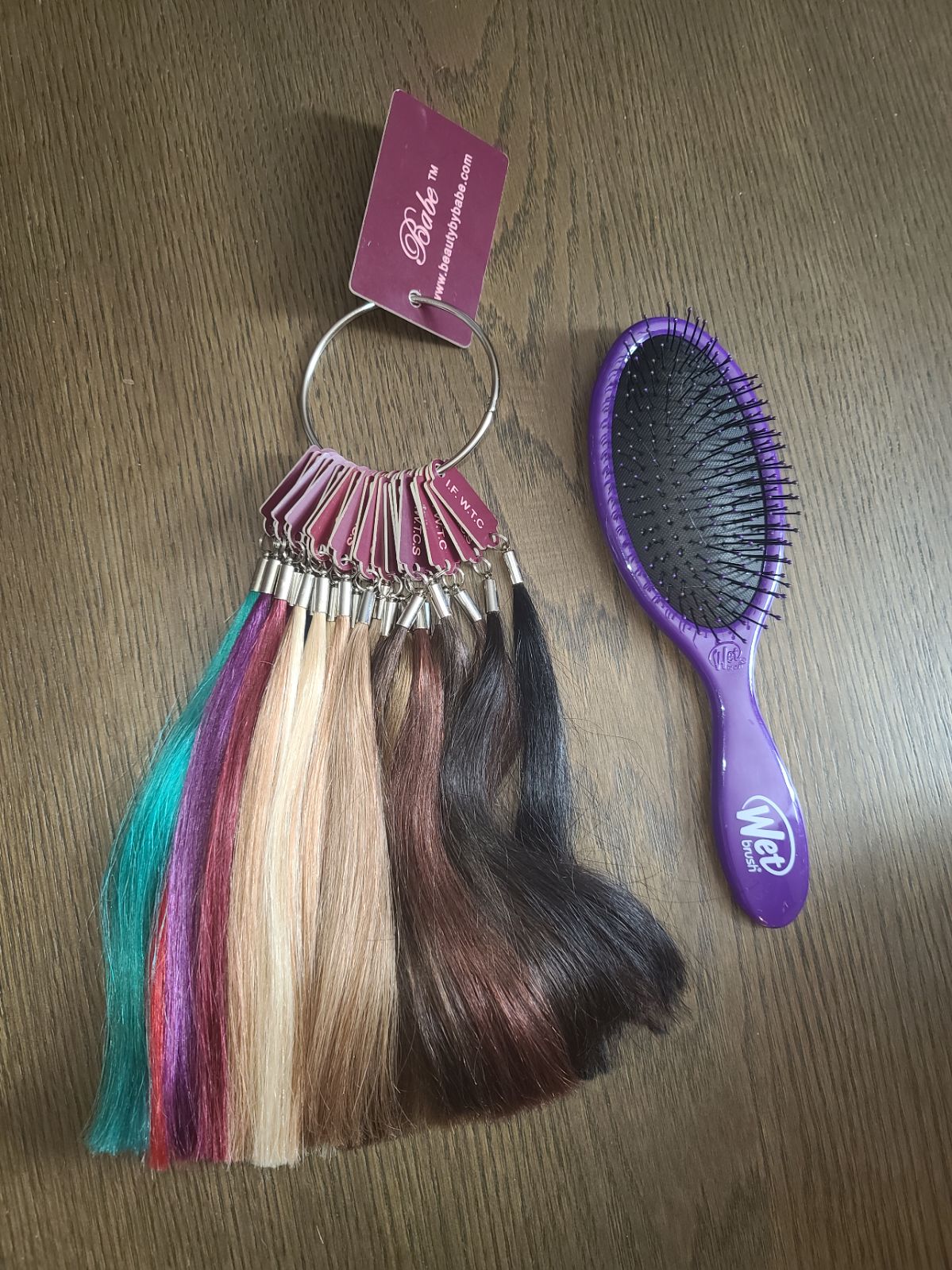 Babe hair swatch chain with free wet bru