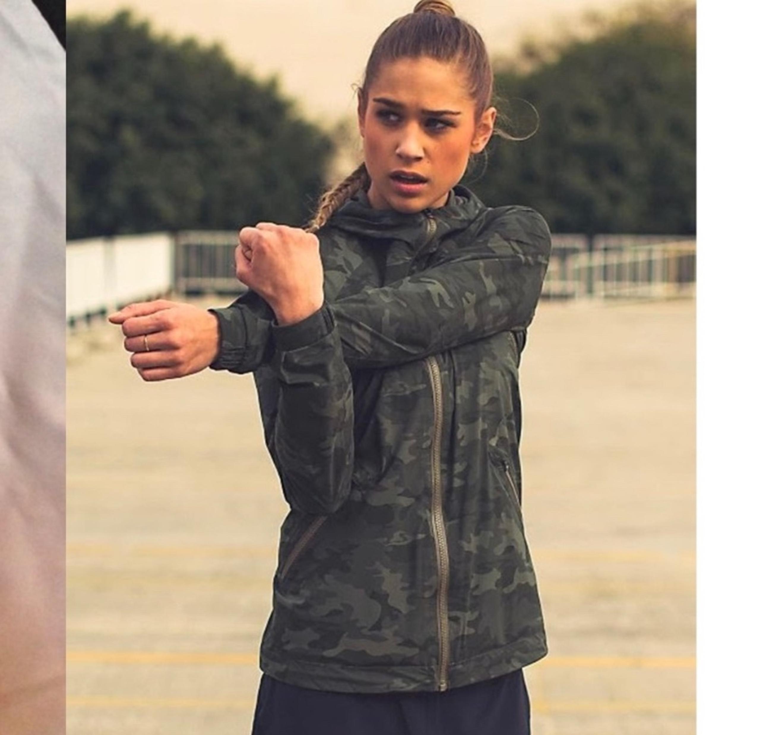 Lululemon Rise & Shine Jacket II
Savasana Camo Fatigue Green